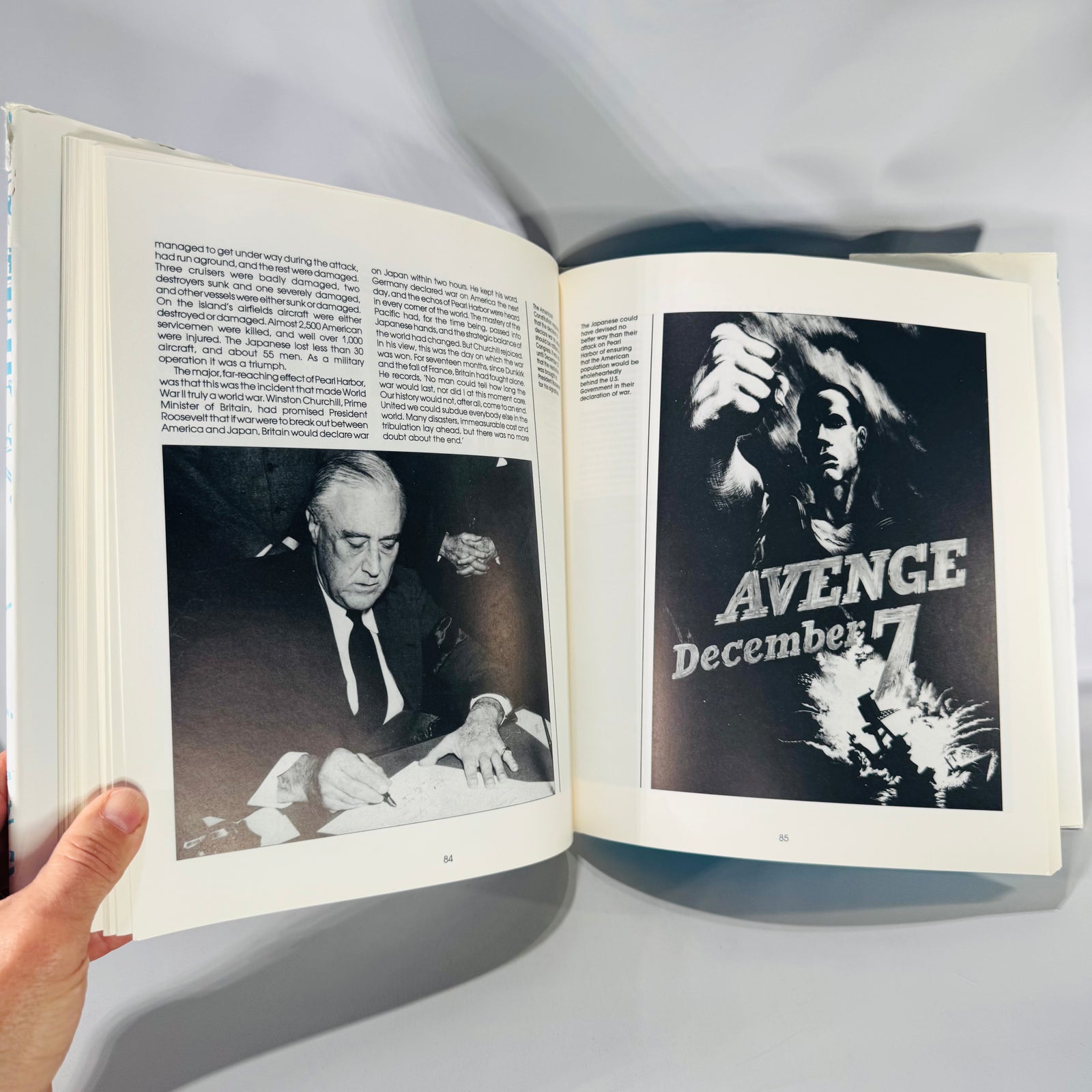 World War II in the Air (Battle in the Air) by Michael C. Tagg — Hardcover w/ Dust Jacket (1990)