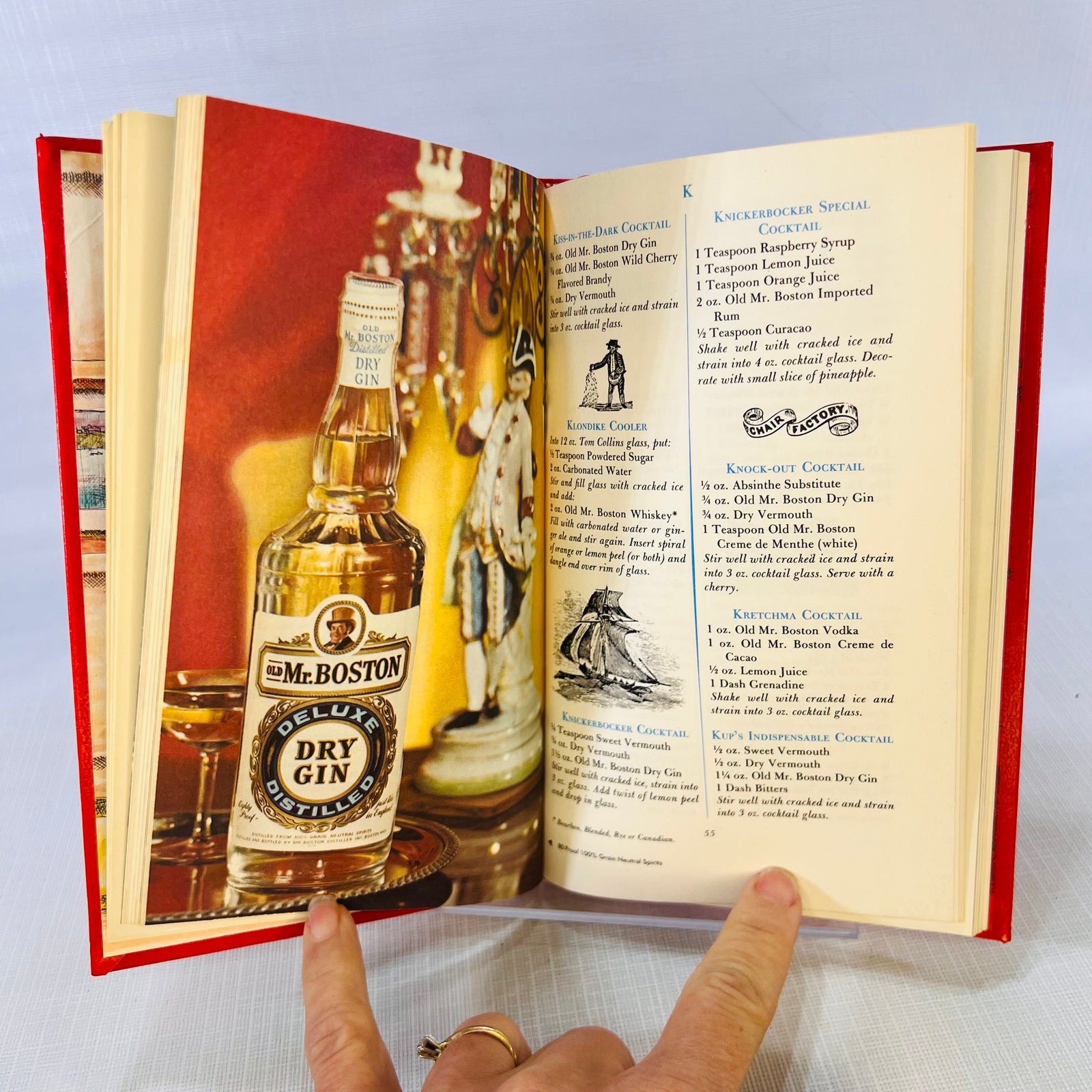 Old Mr. Boston Deluxe Official Bartenders Guide by Mr. Boston Distillers Corp 1967 Vintage Drink Recipe Book