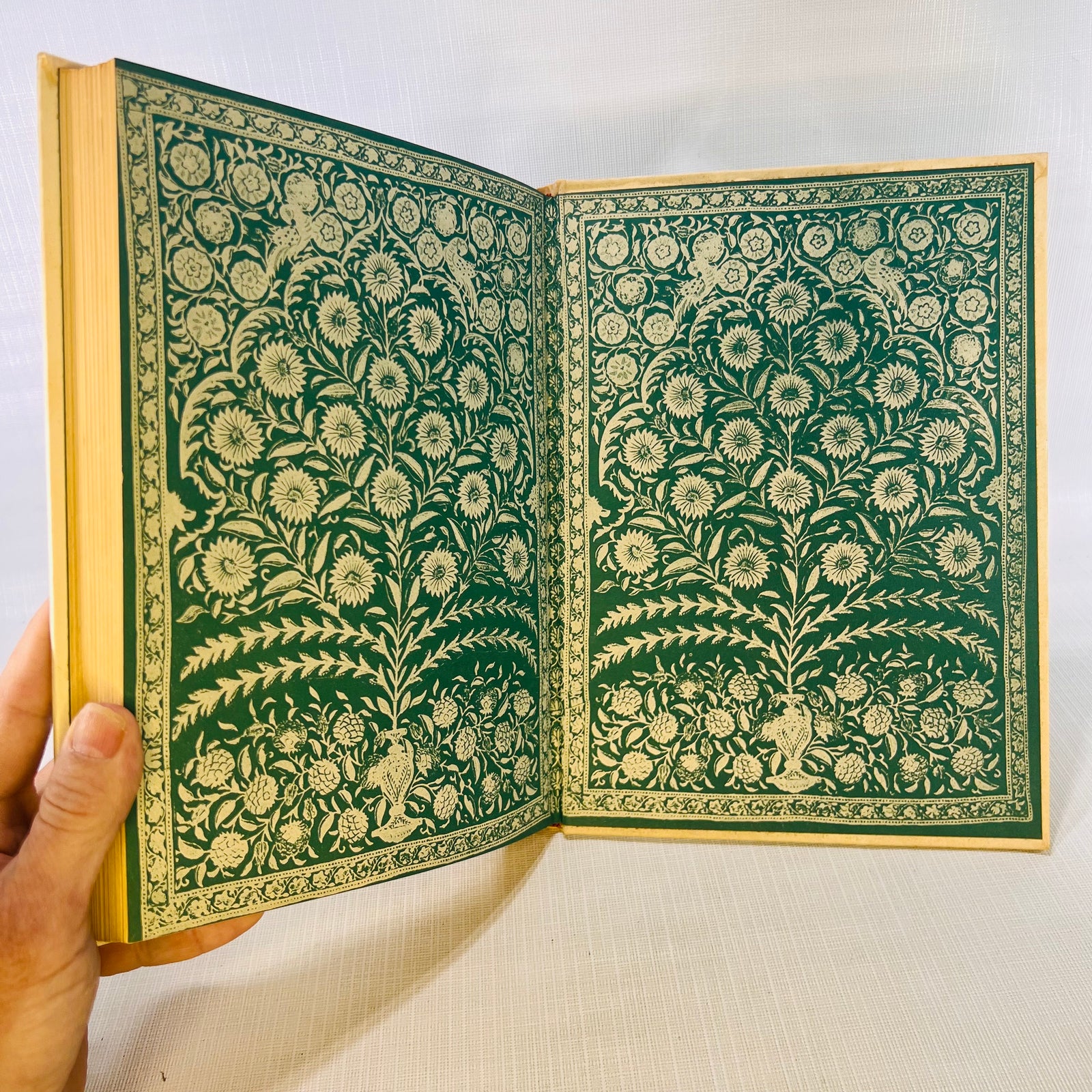 Rubaiyat of Omar translated by Edward Fitzgerald illustrated by Edmund Dulac 1937 Garden City Books