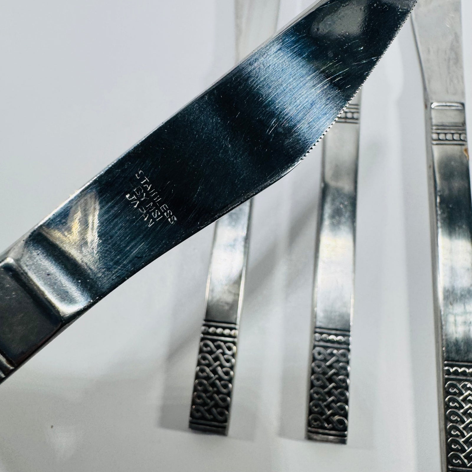 Danika MSI Japan Celtic Knot Dinner Knives Set of 4 Stainless Steel Flatware