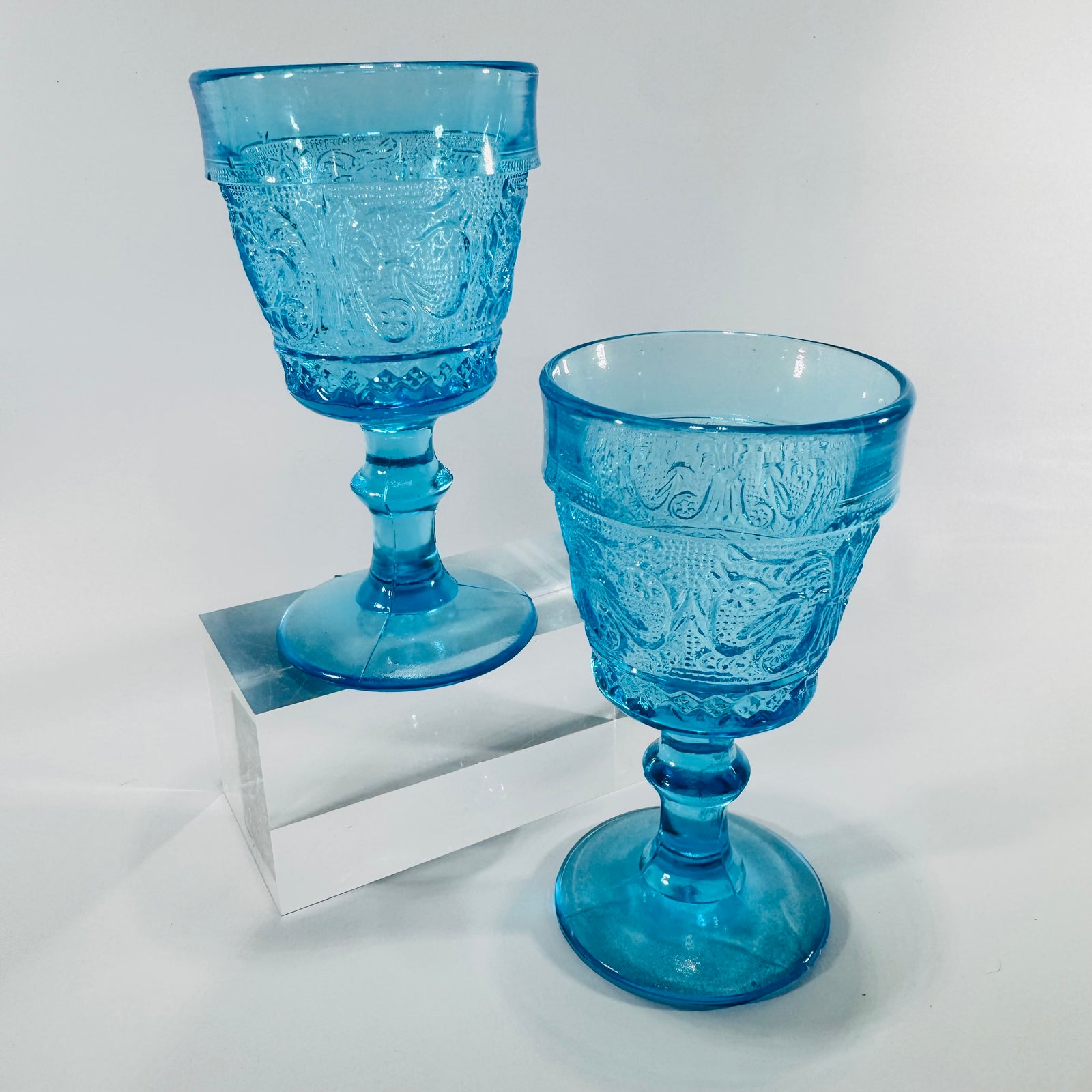 L G Wright Westward Ho Wine Glasses Blue Pioneer Pattern Stemmed Pair