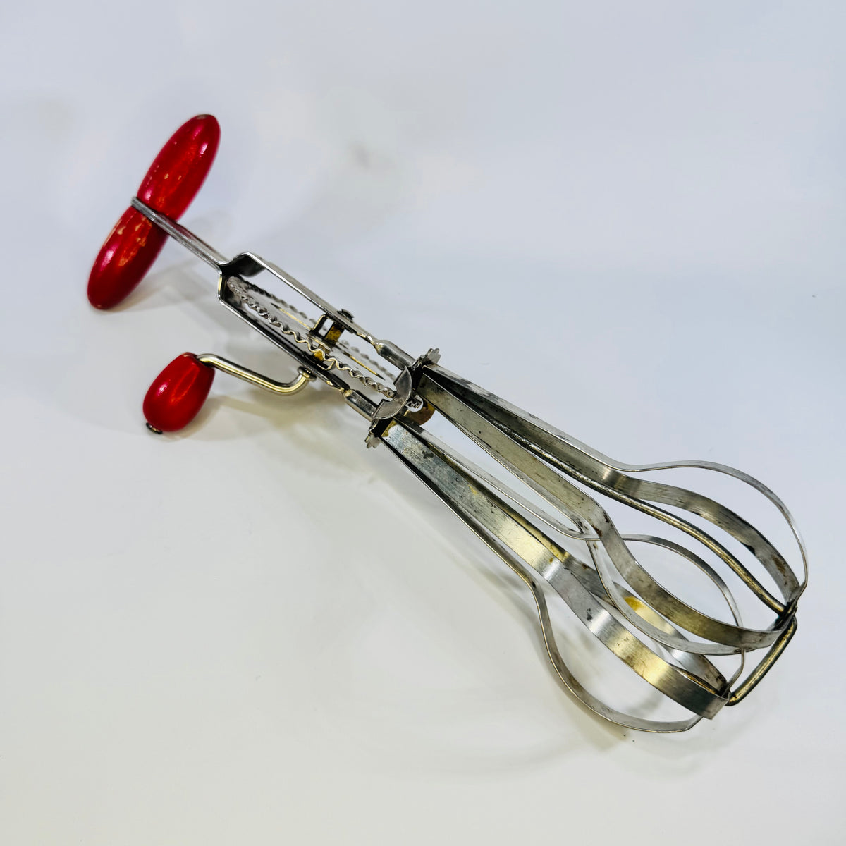 A&J EKCO High Speed Super Center Drive Rotary Hand Mixer 1940s Red Wood Handle Egg Beater Made in USA