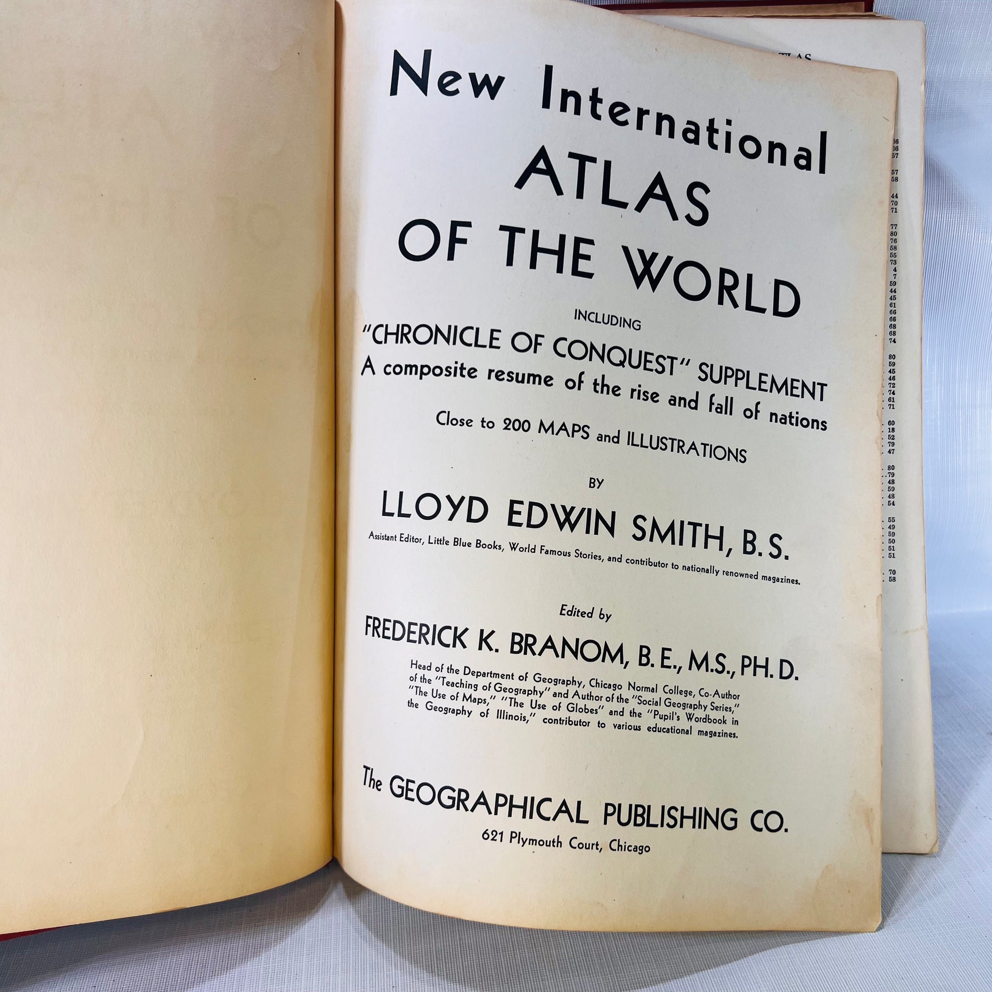 New International Atlas of the World 200 Maps & Illustrations by Lloyd Edwin Smith 1940 The Geographic Publishing Company