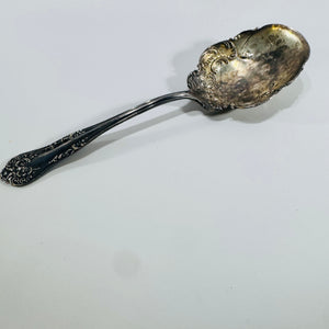 WM ROGERS & SON AA Oxford 1901 Berry Spoon Silverplate Repousse Serving Flatware