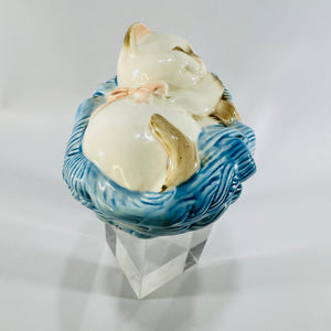Avon Catnapper 1983 Ceramic Sleeping Cat Potpourri Sachet Pomander Japan Basket Figurine