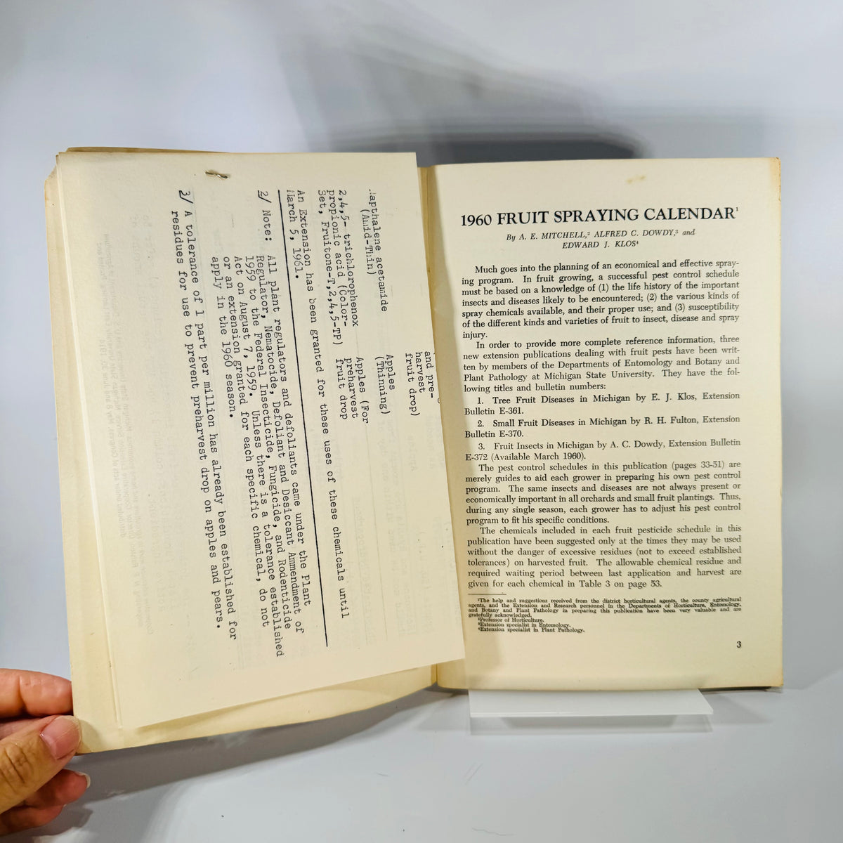 Vintage Orchard Spray Guide — 1960 Fruit Spraying Calendar (1960) — Michigan State University Extension Bulletin 154 | Grower Schedules, Agricultural Reference, Horticulture & Orchard Management