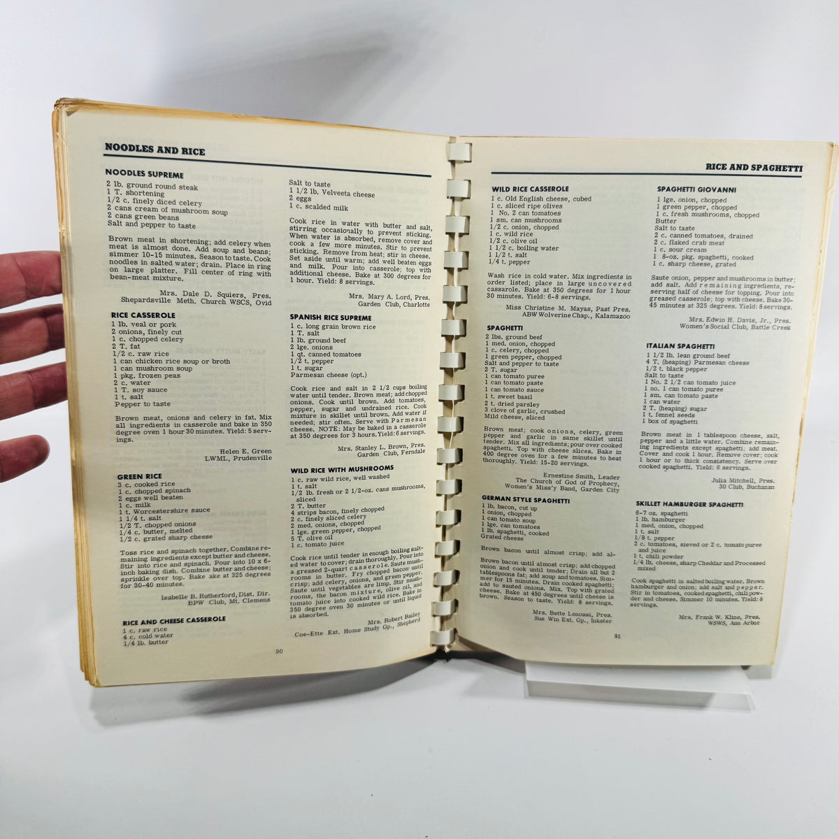 Favorite Recipes of Michigan 1964 Women's Club Cookbook 900 Recipes Comb Bound