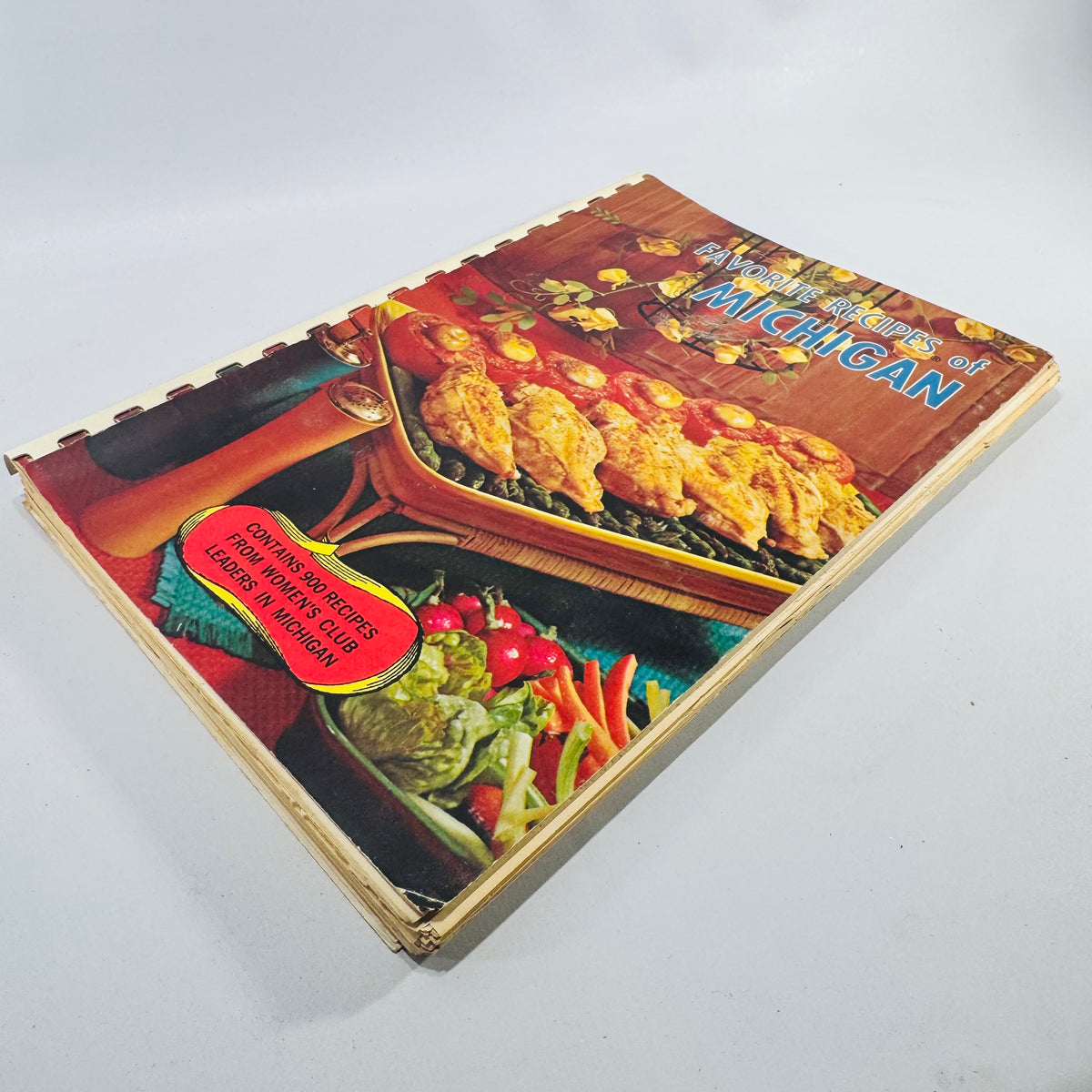 Favorite Recipes of Michigan 1964 Women's Club Cookbook 900 Recipes Comb Bound
