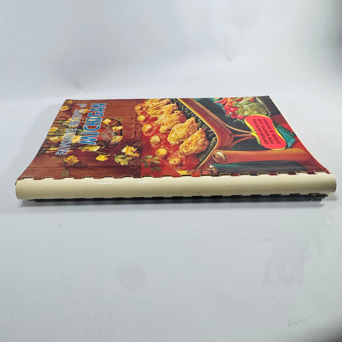 Favorite Recipes of Michigan 1964 Women's Club Cookbook 900 Recipes Comb Bound