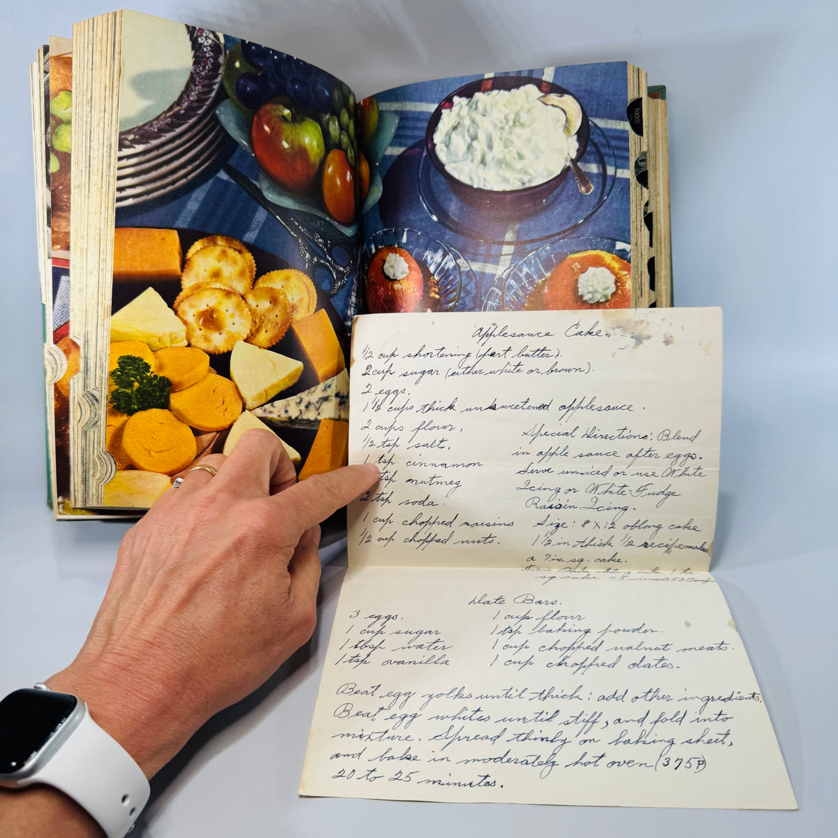 Vintage 1950s Cookbook Hardcover — Culinary Arts Institute Encyclopedic Cookbook (1950) — Ruth Berolzheimer | Thumb-Index Reference, Color Plates,