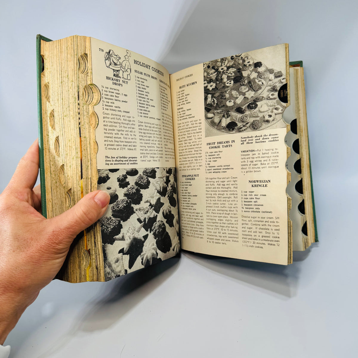 Vintage 1950s Cookbook Hardcover — Culinary Arts Institute Encyclopedic Cookbook (1950) — Ruth Berolzheimer | Thumb-Index Reference, Color Plates,