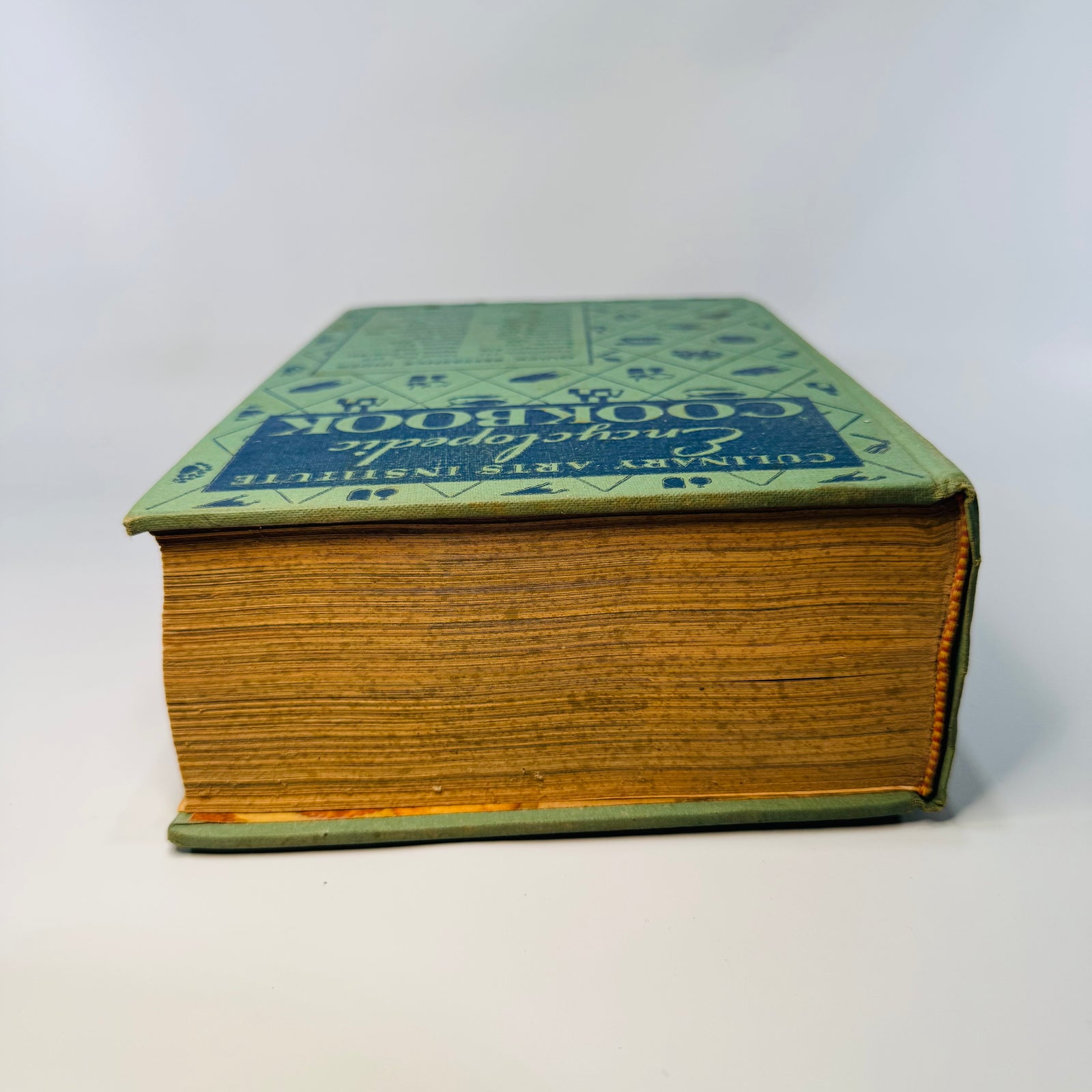 Vintage 1950s Cookbook Hardcover — Culinary Arts Institute Encyclopedic Cookbook (1950) — Ruth Berolzheimer | Thumb-Index Reference, Color Plates,