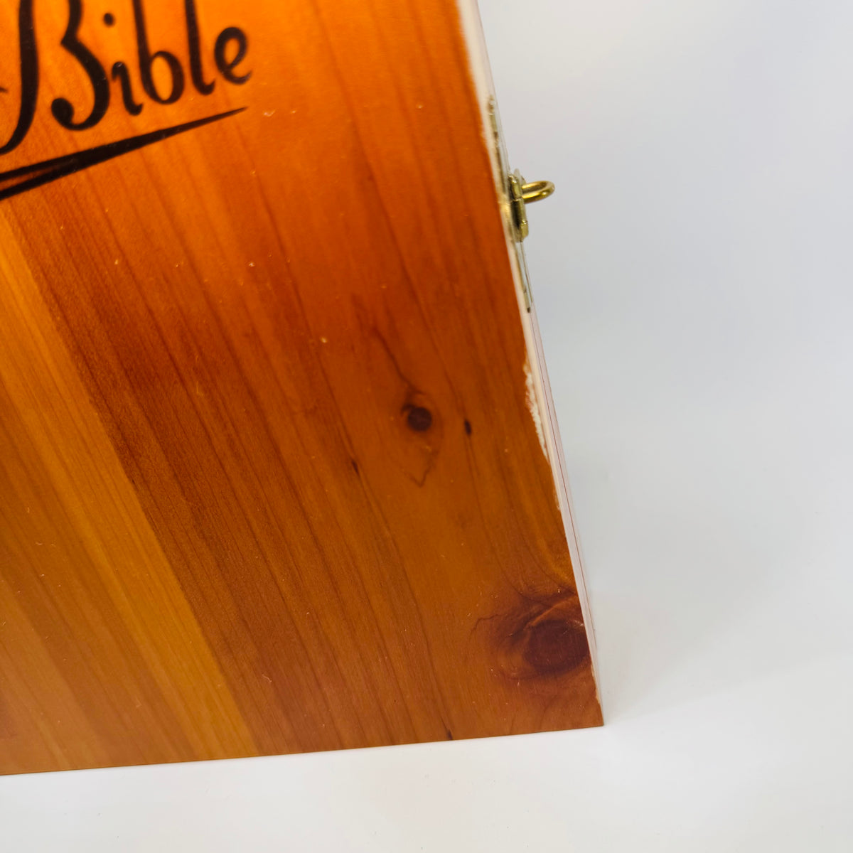 Vintage Memorial Holy Bible in Wooden Presentation Box 1958— Self-Pronouncing KJV (Copyright 1958) — Memorial Bibles Int’l | Zippered White Bible, Sympathy Ephemera, Christian Devotional