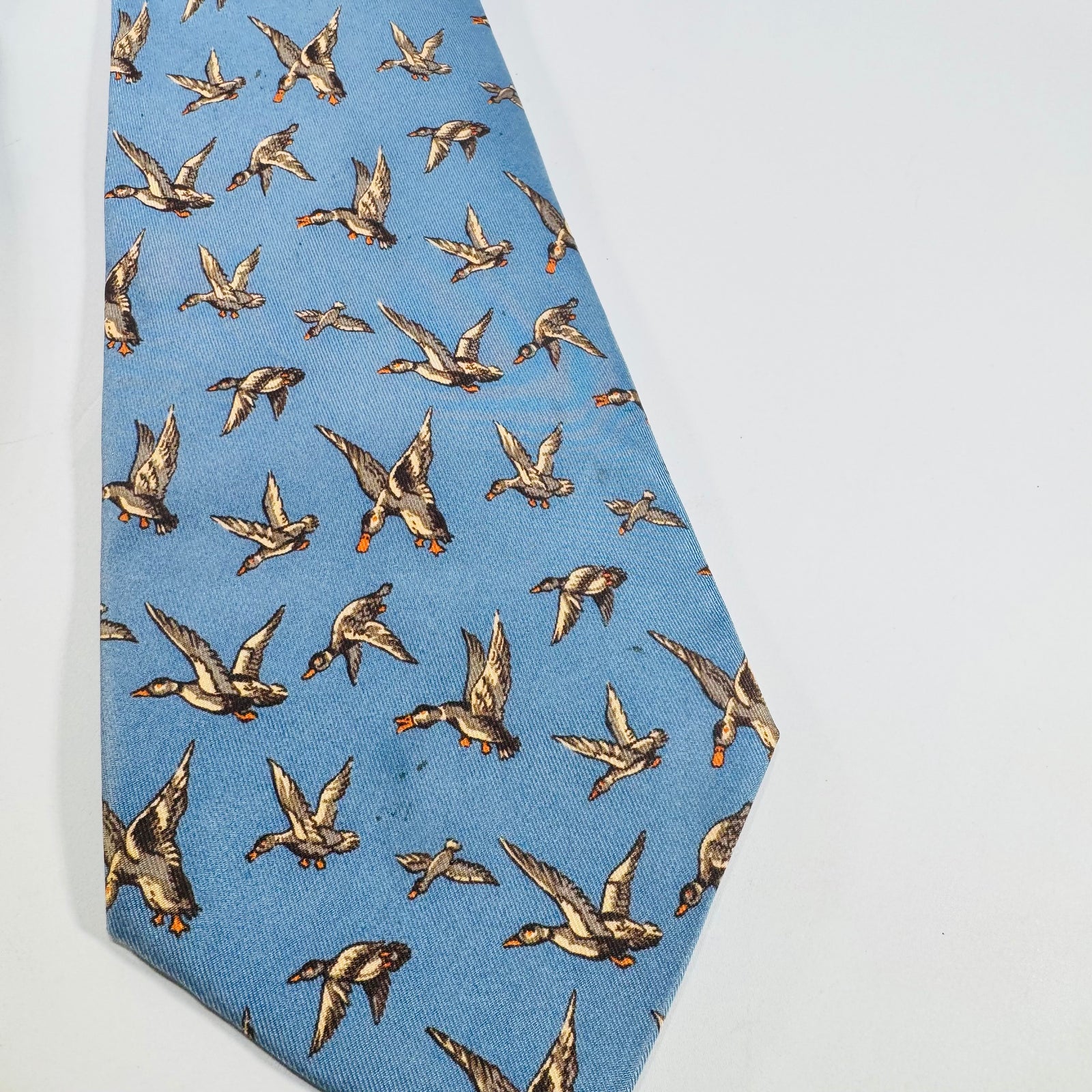 Hermès 476 IA Duck Motif Silk Necktie Made in France Blue