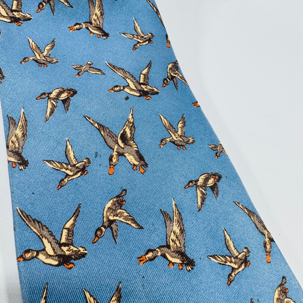 Hermès 476 IA Duck Motif Silk Necktie Made in France Blue