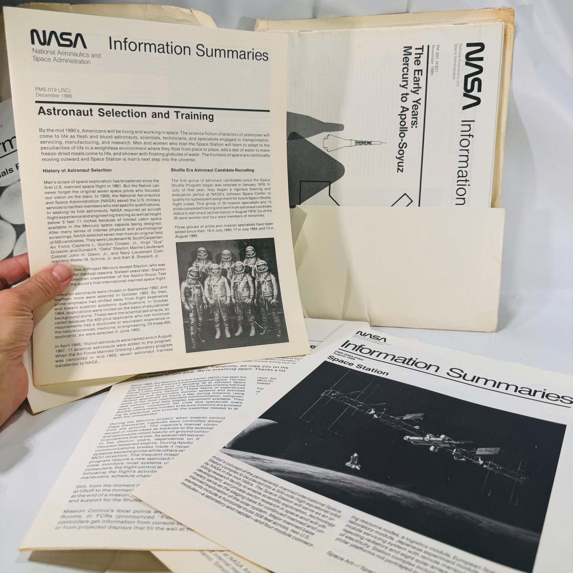 NASA Information Kit: Collection of Photos Information summaries NASA Facts Pamphlet's 1980s