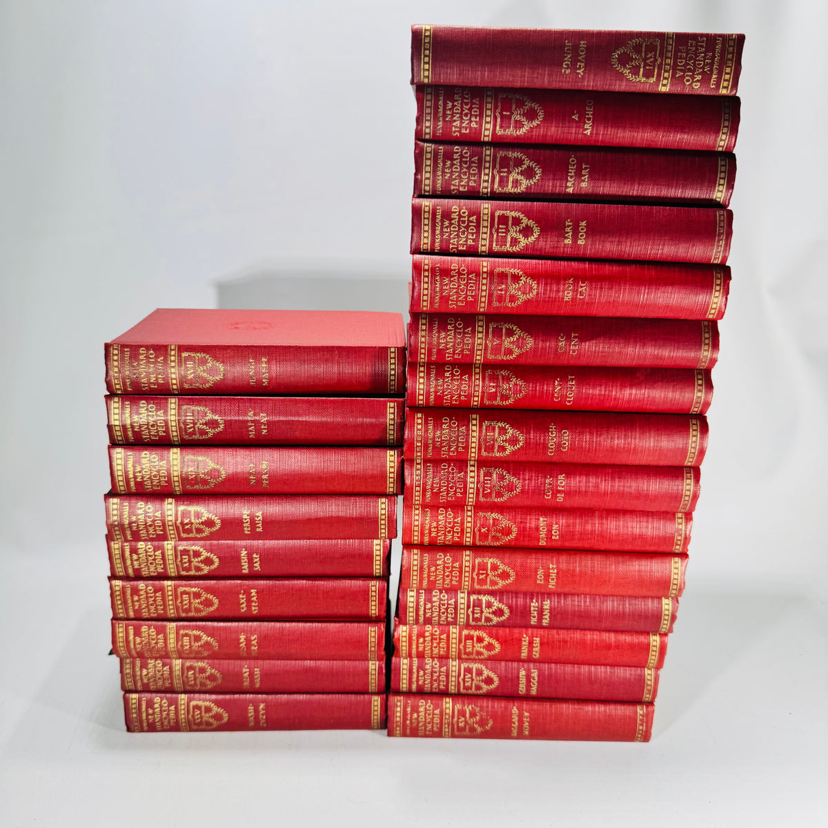 Funk & Wagnalls New Standard Encyclopedia of Universal Knowledge 1931 Complete 25 Volume Set