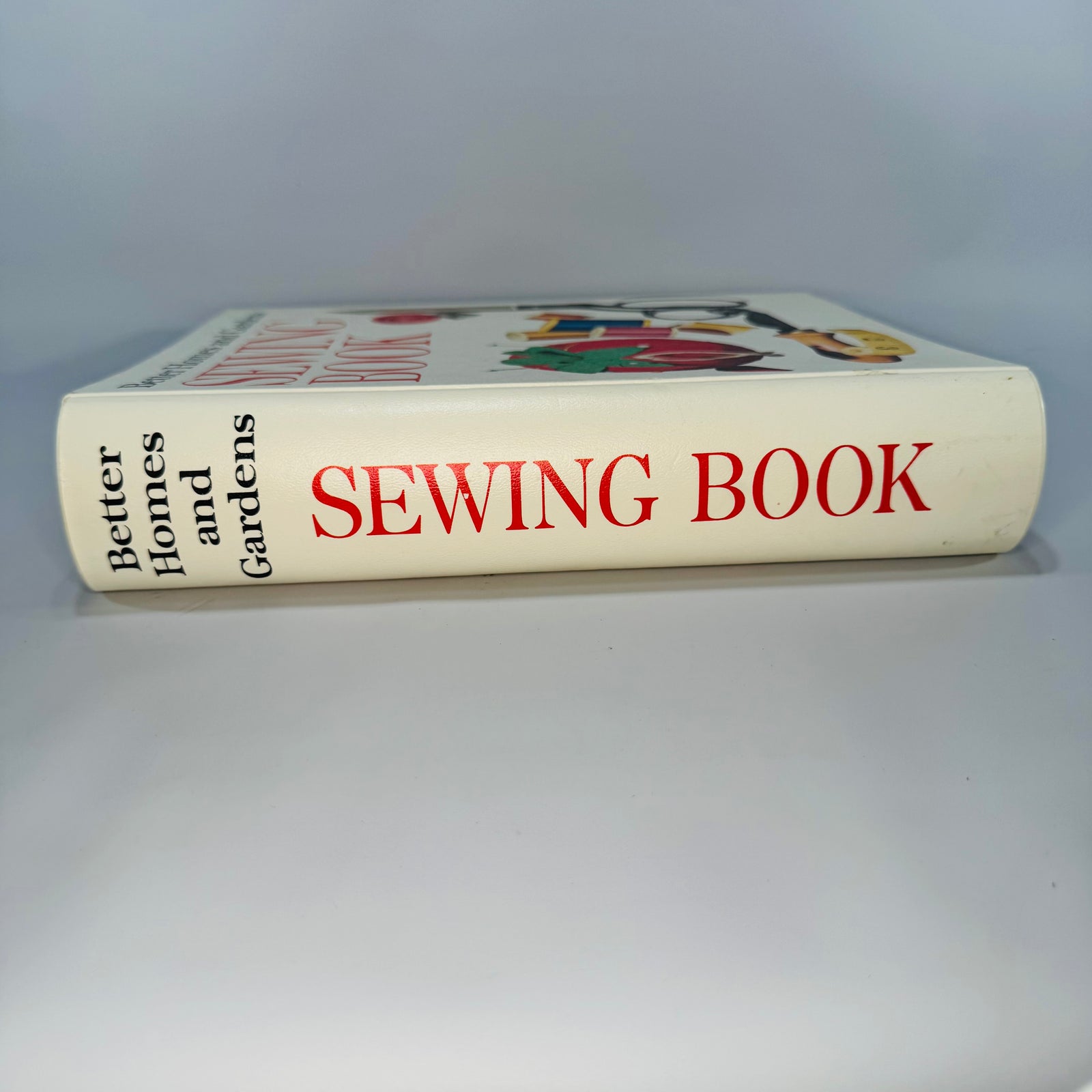 Better Homes & Gardens Sewing Book (Second Edition) – Vintage 5-Ring Binder Sewing Reference