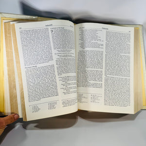 Holy Bible (New American Bible NAB) – Catholic Family Edition | Vintage