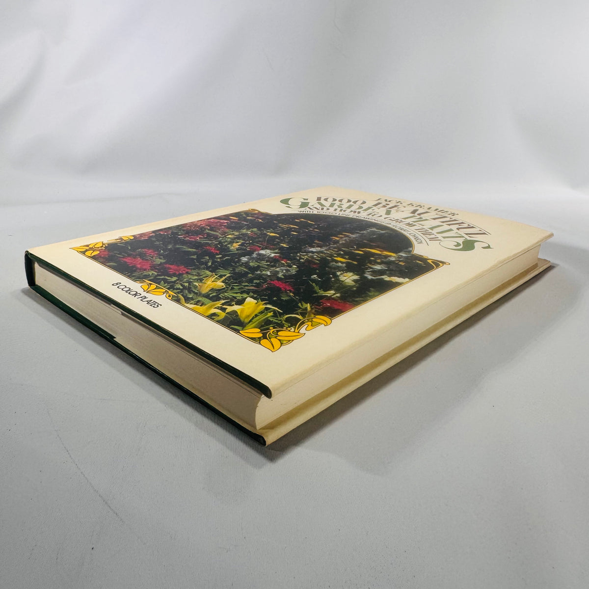 Vintage “1000 Beautiful Garden Plants and How to Grow Them” by Jack Kramer | 1976 Hardcover with Dust Jacket