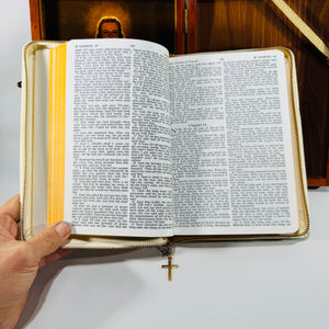 Memorial Edition Holy Bible (1958) w/ Concordance – White Zipper Cover in Wooden Presentation Box | Vintage Christian Reference