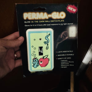 Perma-Glo PG 101 Glow-in-the-Dark Switch Plate 1985 Apple Fish