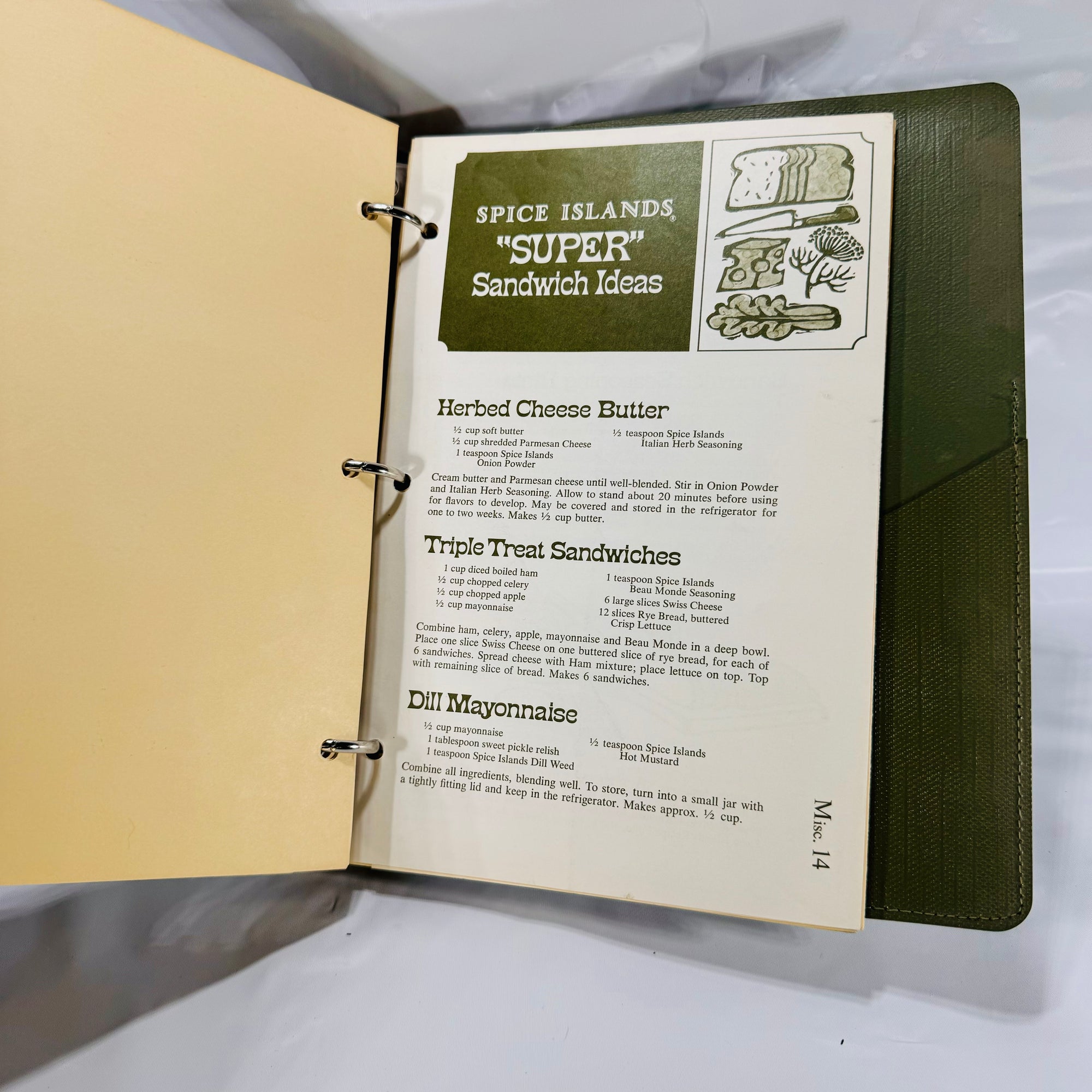 Spice Island Recipe Folio by Spice Island Company 1960s Green 3-Ring Binder