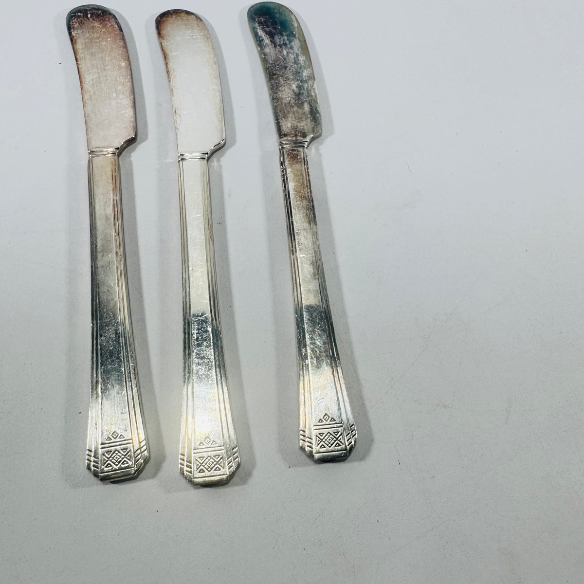 Oneida Clarion Master Butter Knives Set of 3 1931 Vintage