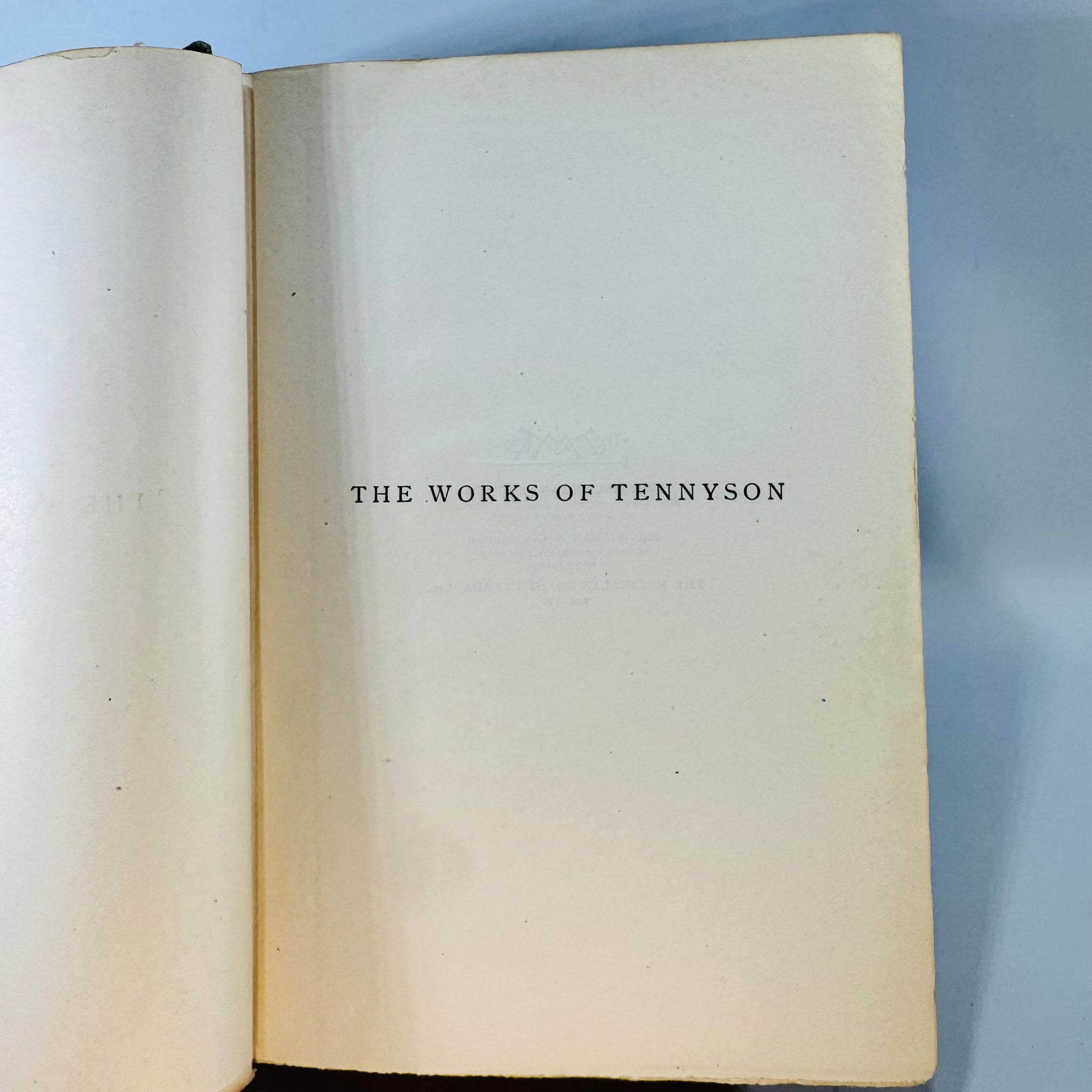 Vintage Poetry Classic — The Works of Tennyson with Memoir and Notes (1916) — Alfred, Lord Tennyson | Macmillan Green Cloth, Victorian Poetry