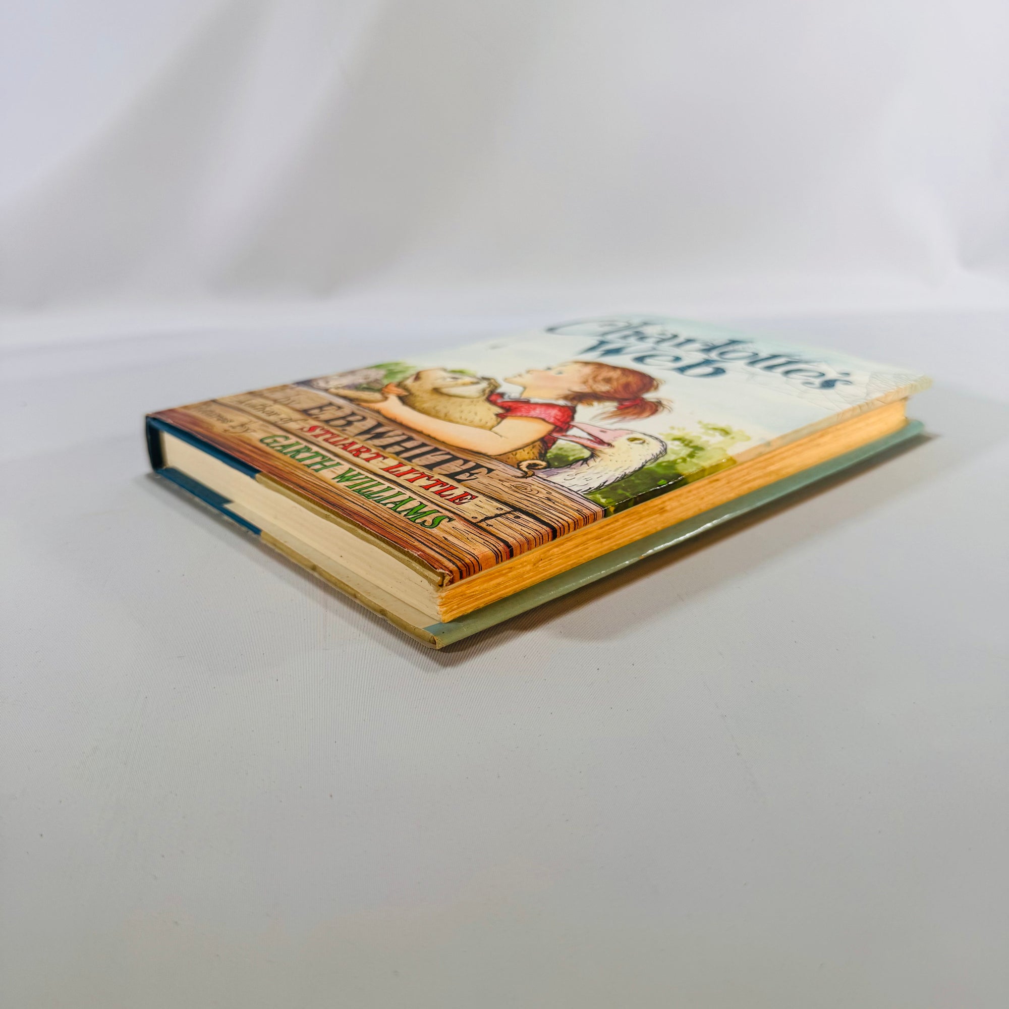 Charlotte’s Web — E. B. White, Illustrated by Garth Williams | Book Club Edition Hardcover with Dust Jacket