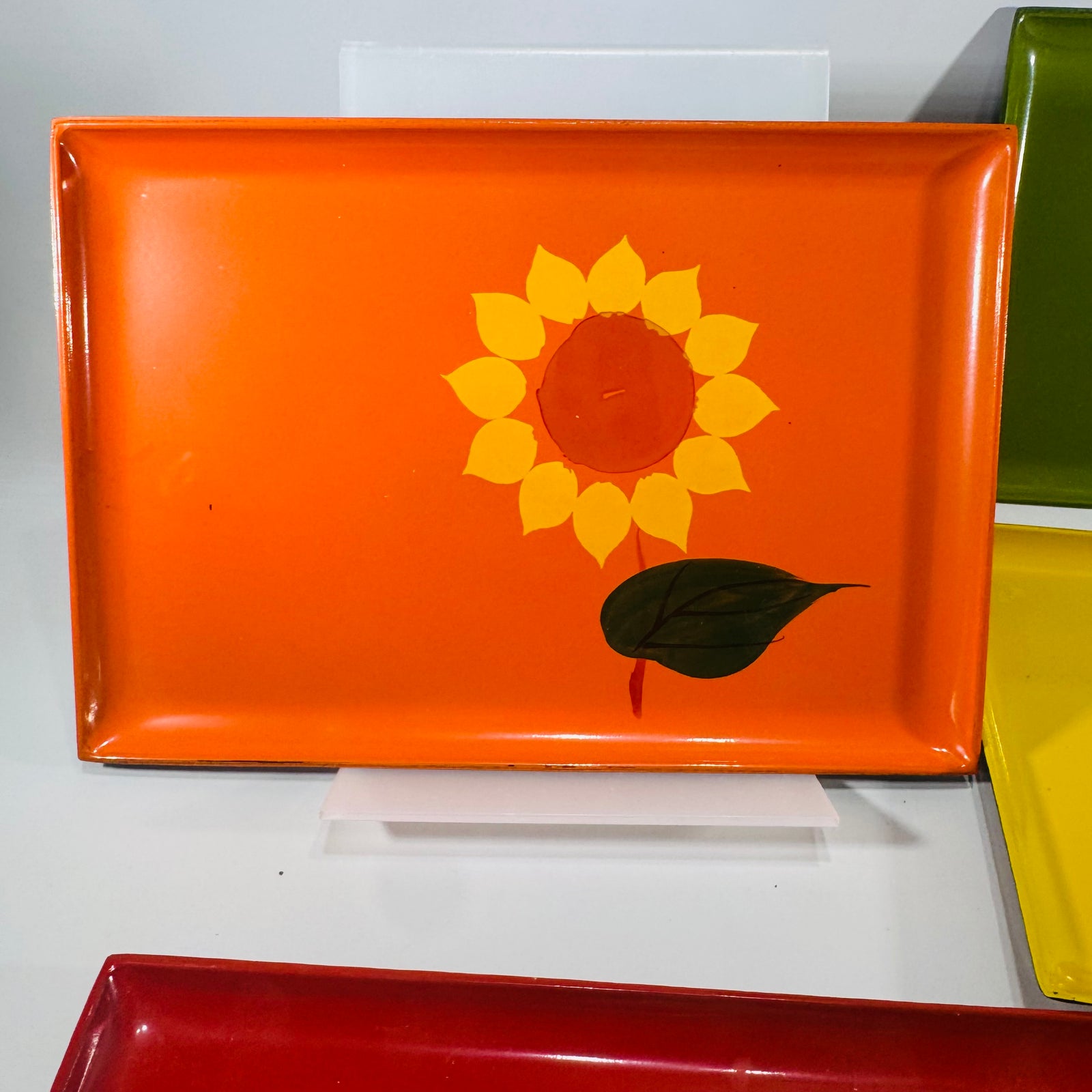 Vintage DABS Melamine Snack Trays Set of 4, 1960s Flower Power Rectangular Plates, Retro Daisy Serving Trays, 8x5 Japan