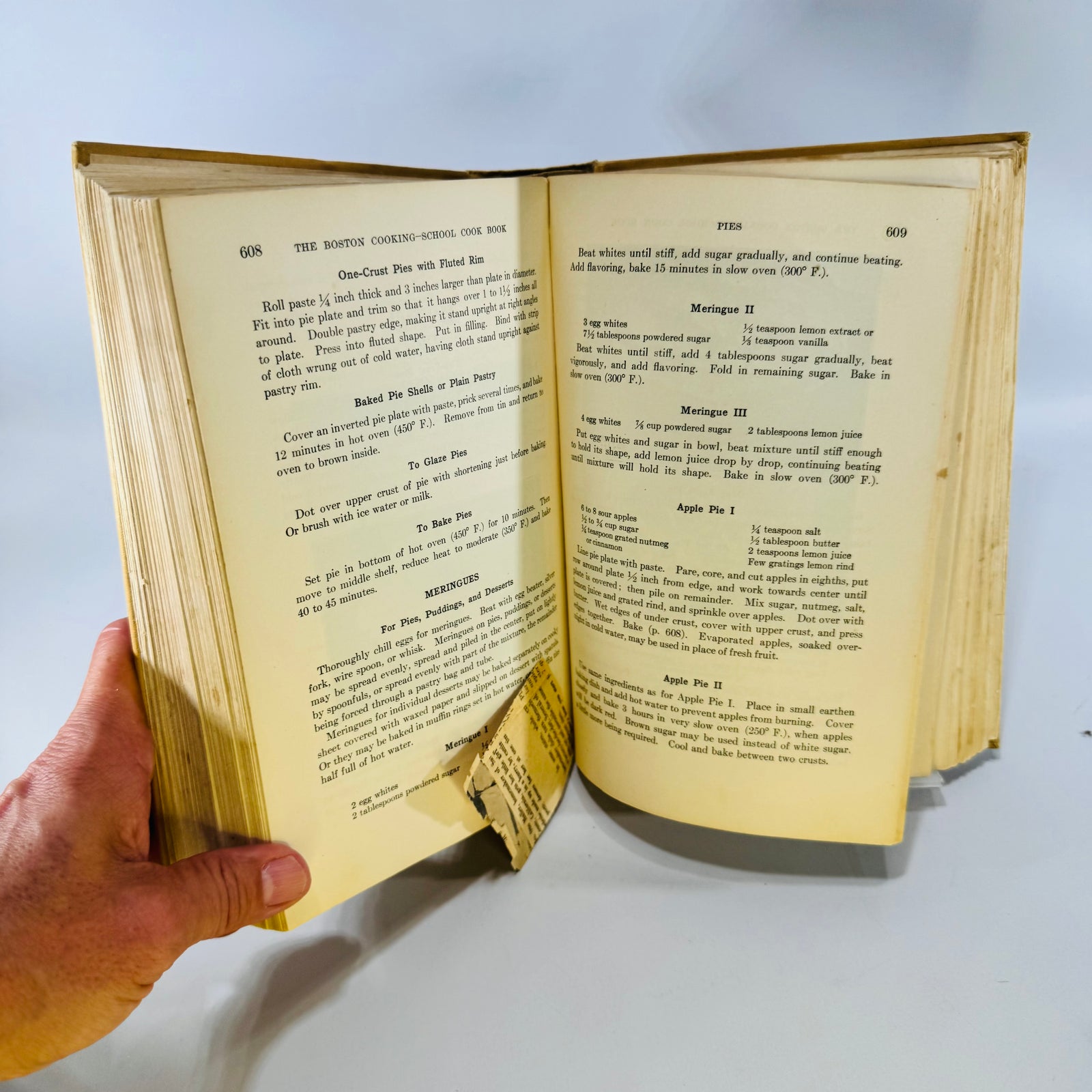 Boston Cooking School Cook Book Fannie Farmer 1930 with Recipes