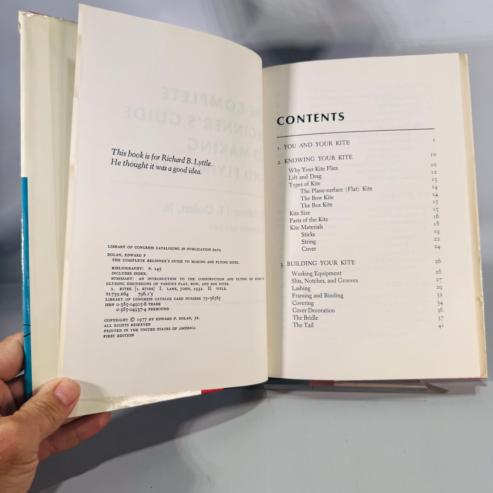 The Complete Beginner’s Guide to Making and Flying Kites (1977 First Edition) — Edward F. Dolan Jr. | Doubleday, illustrated, Hobbies & Crafts — Kite Making