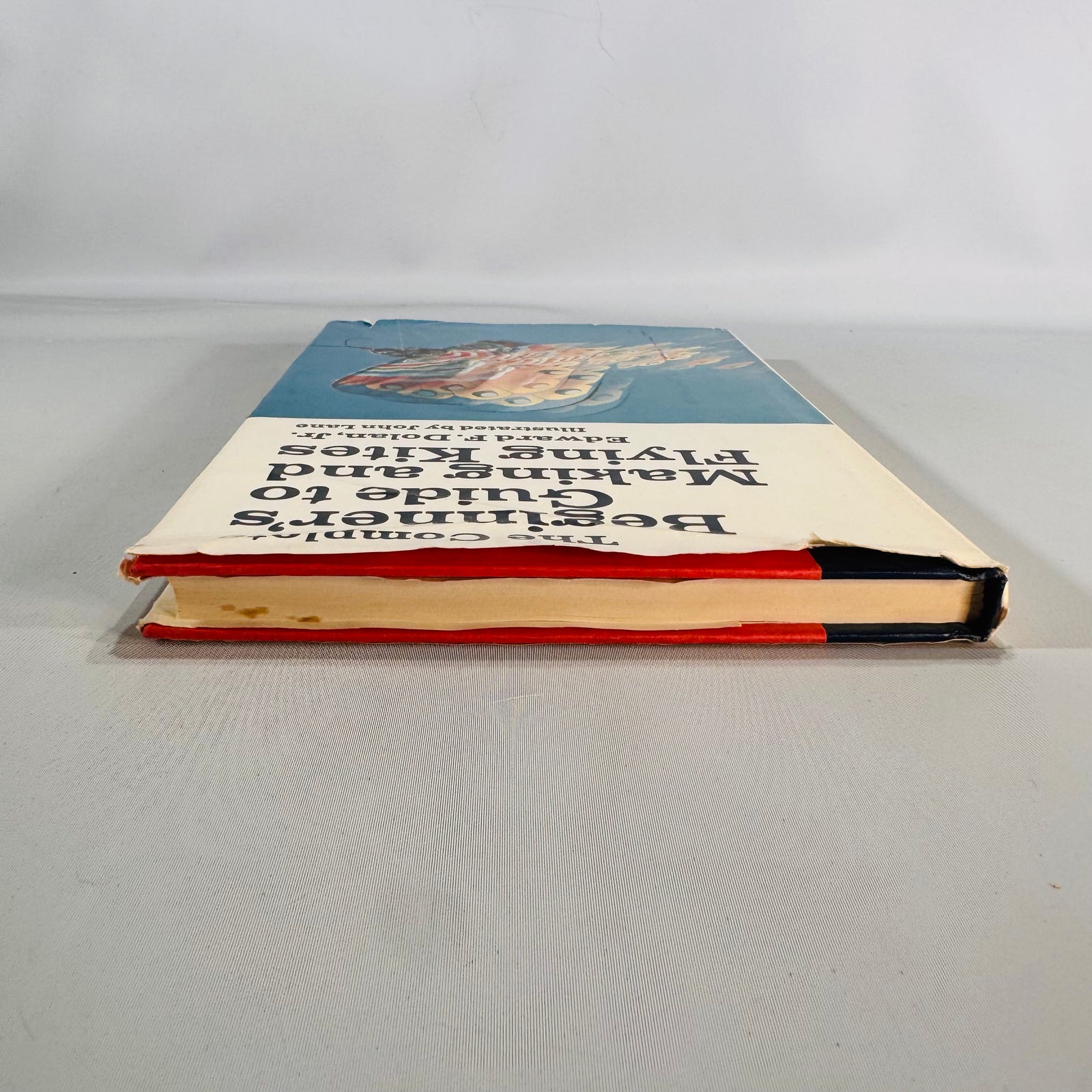 The Complete Beginner’s Guide to Making and Flying Kites (1977 First Edition) — Edward F. Dolan Jr. | Doubleday, illustrated, Hobbies & Crafts — Kite Making