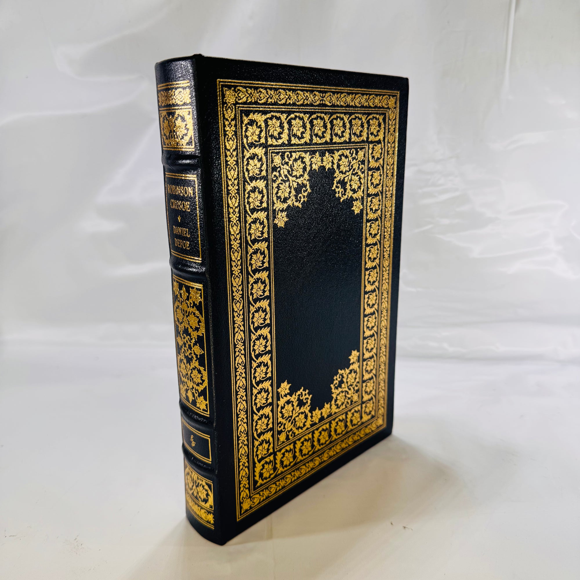 Robinson Crusoe by Daniel Defoe (1976), Easton Press, Leatherbound