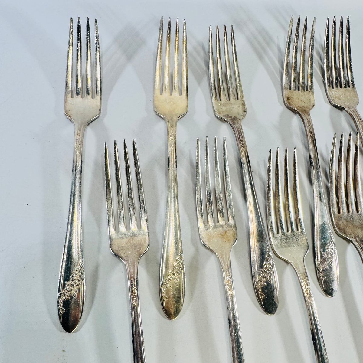 Tudor Plate Oneida Queen Bess II Dinner Forks Lot of 10 Silverplate