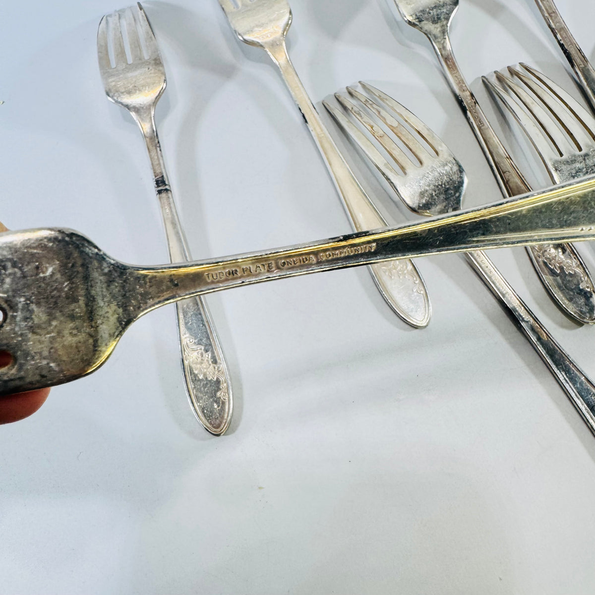 Tudor Plate Oneida Queen Bess II Dinner Forks Lot of 10 Silverplate