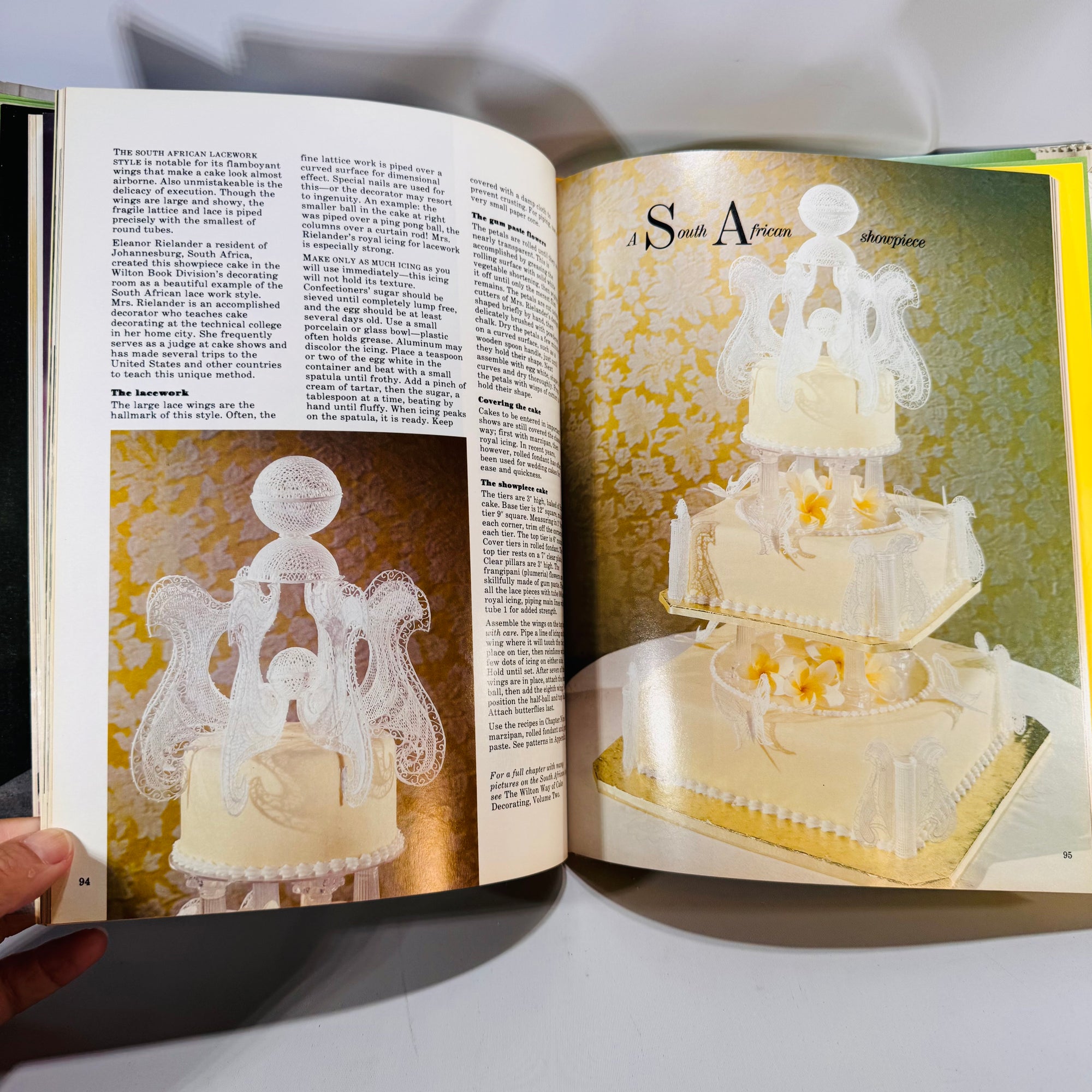 Celebrate! Wedding Cakes (1986, 4th Printing) — Wilton Enterprises | Pictorial Hardcover, Culinary Arts Baking & Cake Decorating