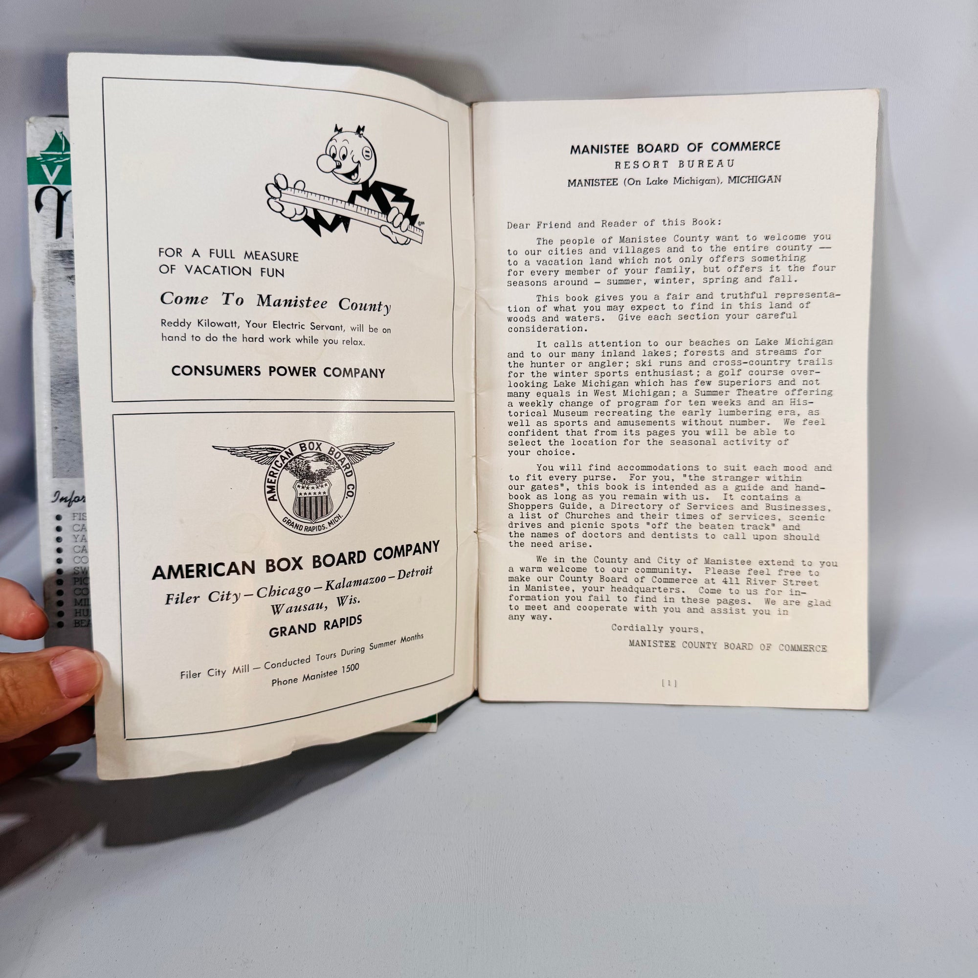 ManistMee County, Michigan Vacation Guides Set (1946 ) — Examiner Printing Co. / Manistee Board of Commerce | Maps & Ads Regional Travel History Ephemera