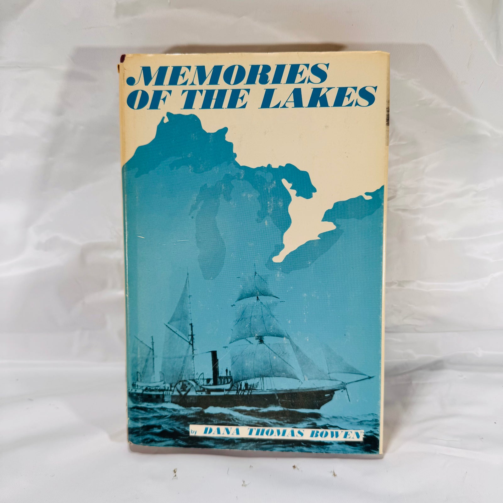Memories of the Lakes by Dana Thomas Bowen (1969), Freshwater Press, Hardcover with Dust Jacket