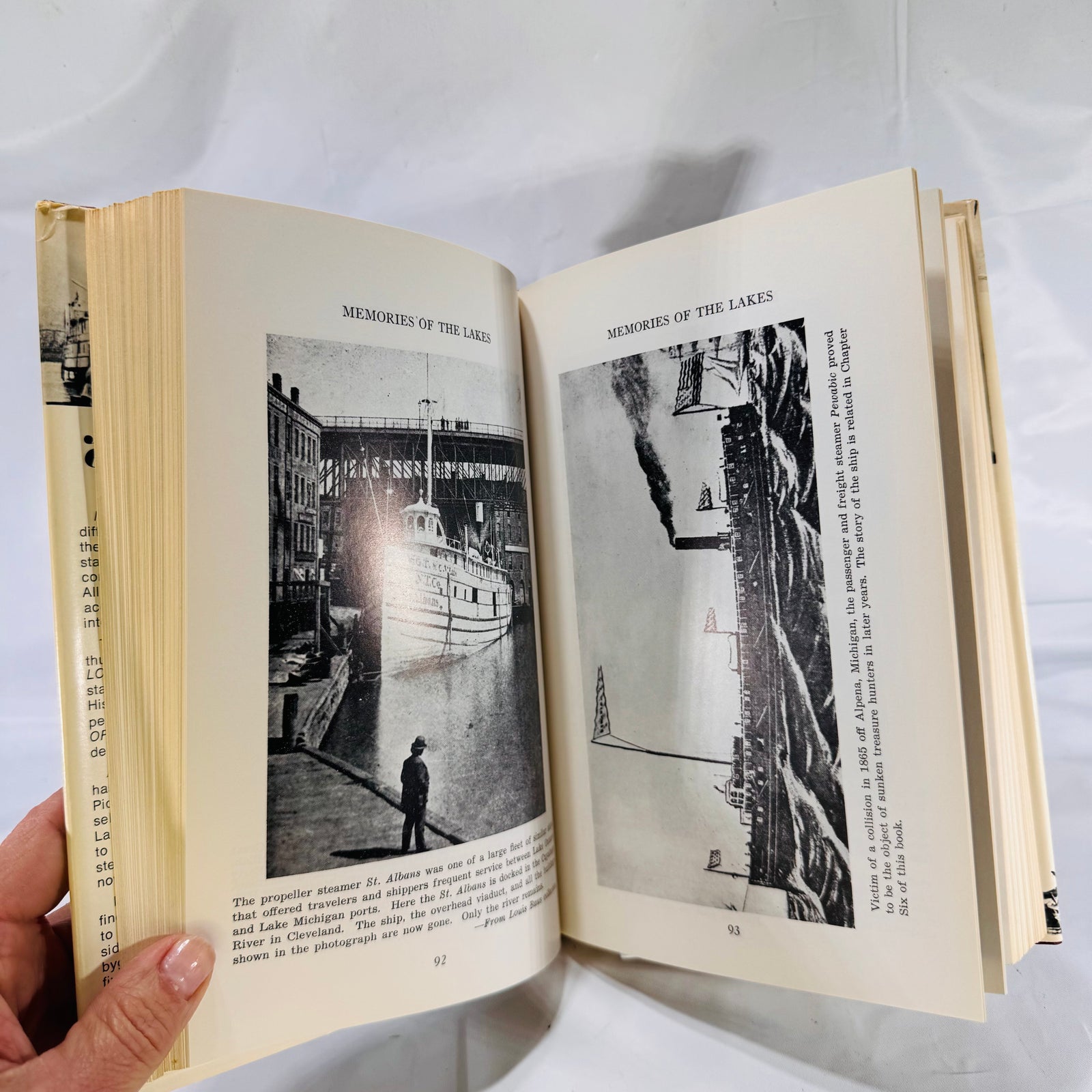 Memories of the Lakes by Dana Thomas Bowen (1969), Freshwater Press, Hardcover with Dust Jacket