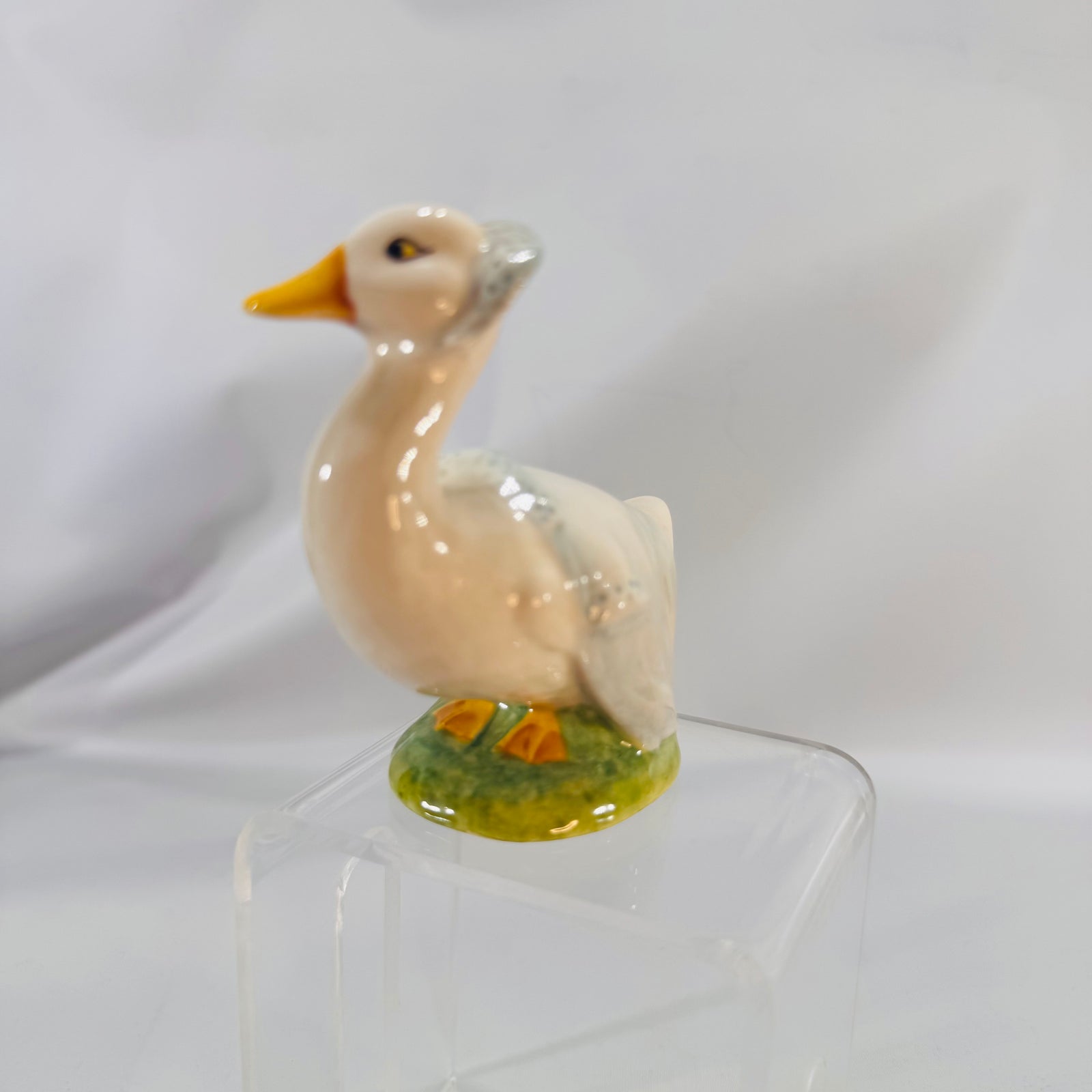 Jemima Puddle-Duck — Beatrix Potter Figurine, Royal Albert (England), 1981, ~3", Gloss Ceramic Gift Ready Charm