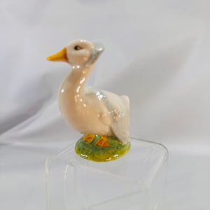 Jemima Puddle-Duck — Beatrix Potter Figurine, Royal Albert (England), 1981, ~3", Gloss Ceramic Gift Ready Charm