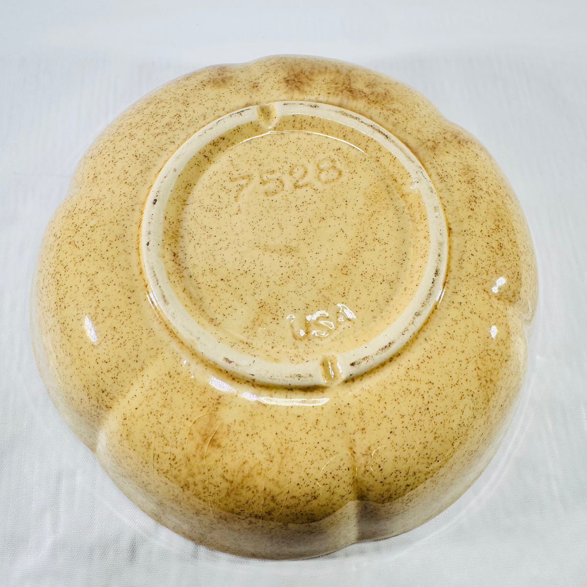 McCoy Pottery 7528 Beige Speckled Scalloped Bowl 8 Inch