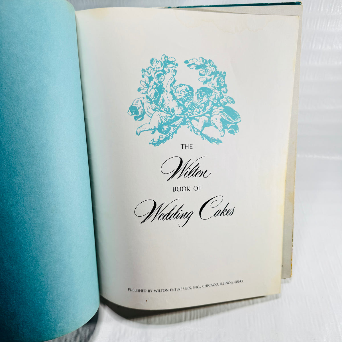The Wilton Book of Wedding Cakes 1971 Hardcover Cake Decorating Book