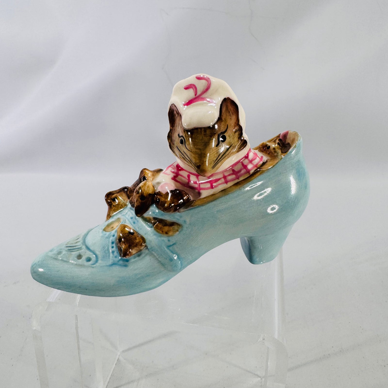 Beatrix Potter Beswick Figurine — “The Old Woman Who Lived in a Shoe” (1959)