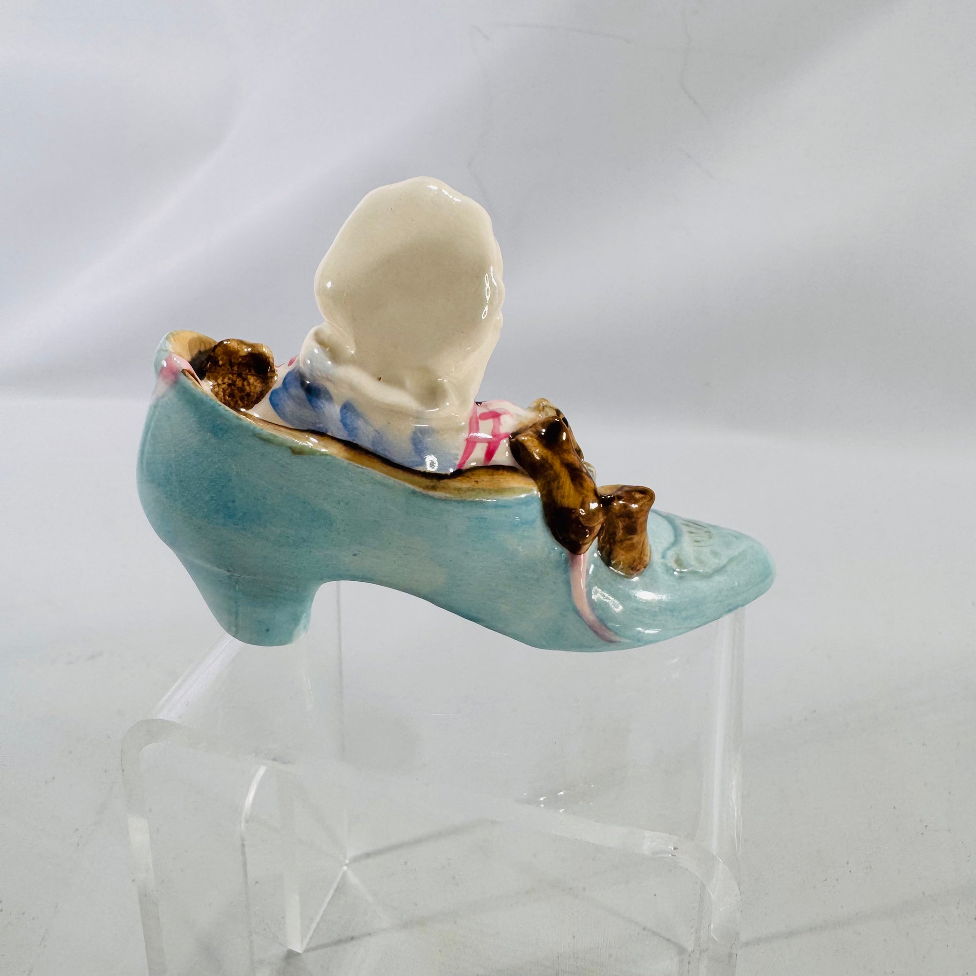 Beatrix Potter Beswick Figurine — “The Old Woman Who Lived in a Shoe” (1959)
