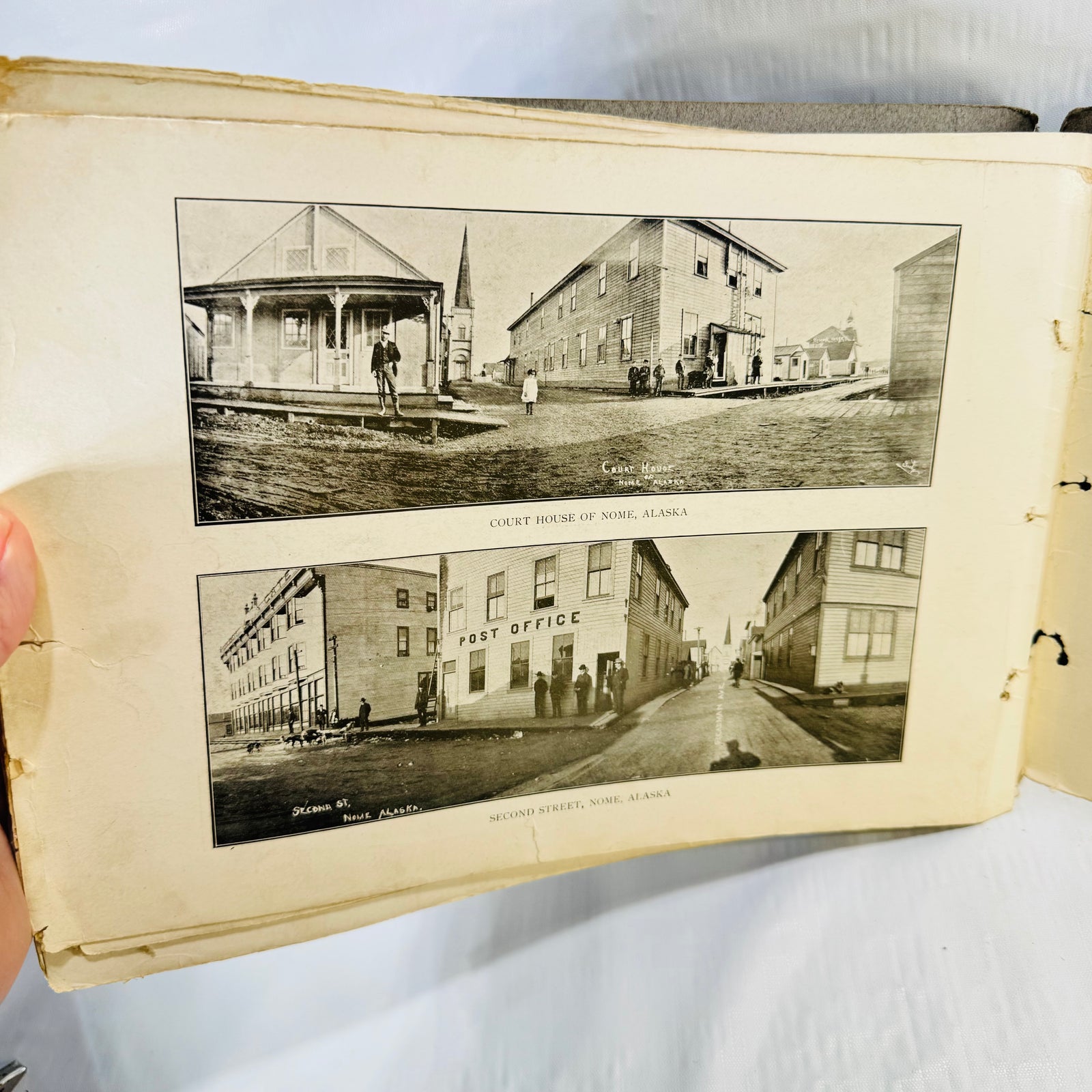 Souvenir of North Western Alaska by O.D. Goetze Circa 1904 Photographic Booklet