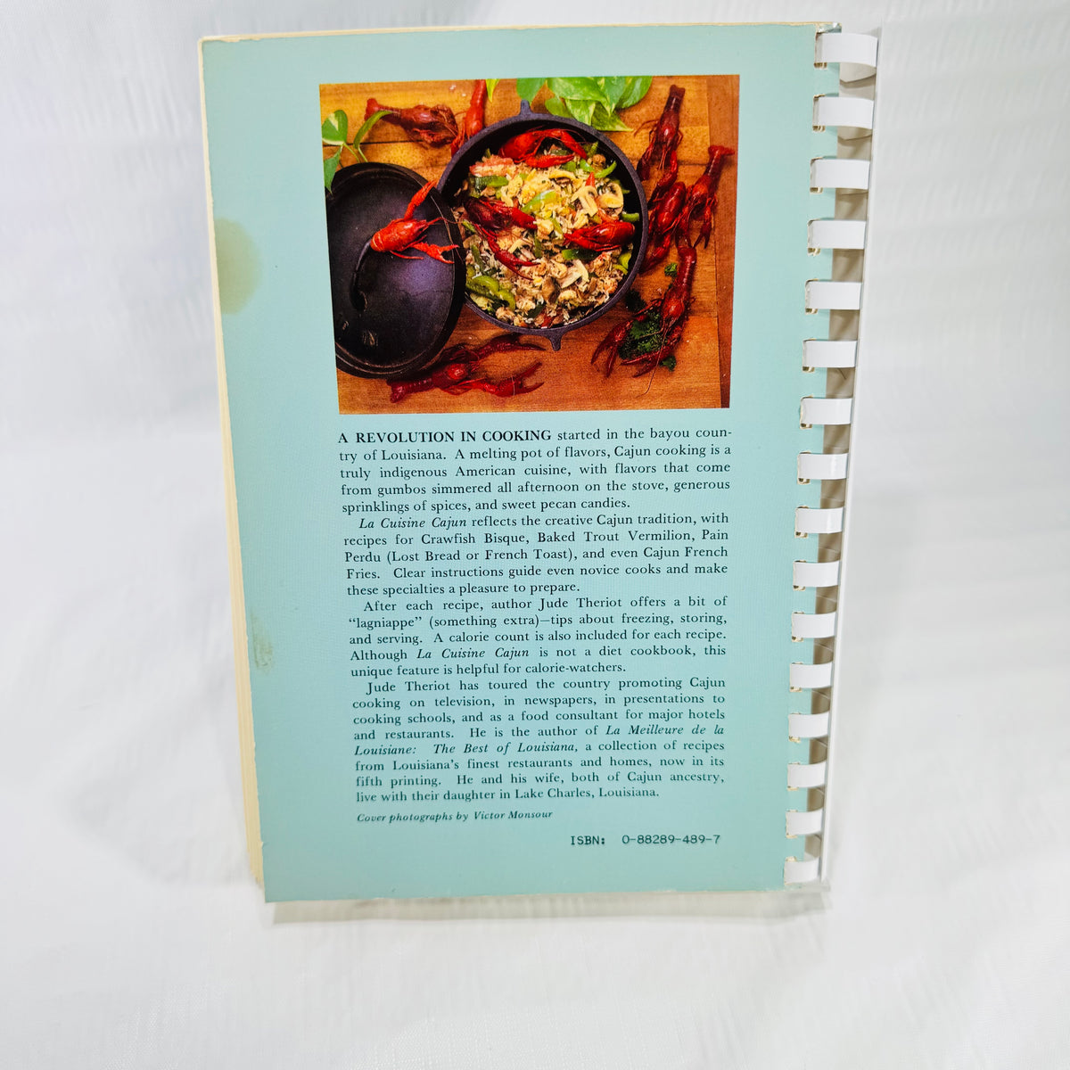 La Cuisine Cajun by Jude W. Theriot, 1986 Pelican Spiral Cookbook