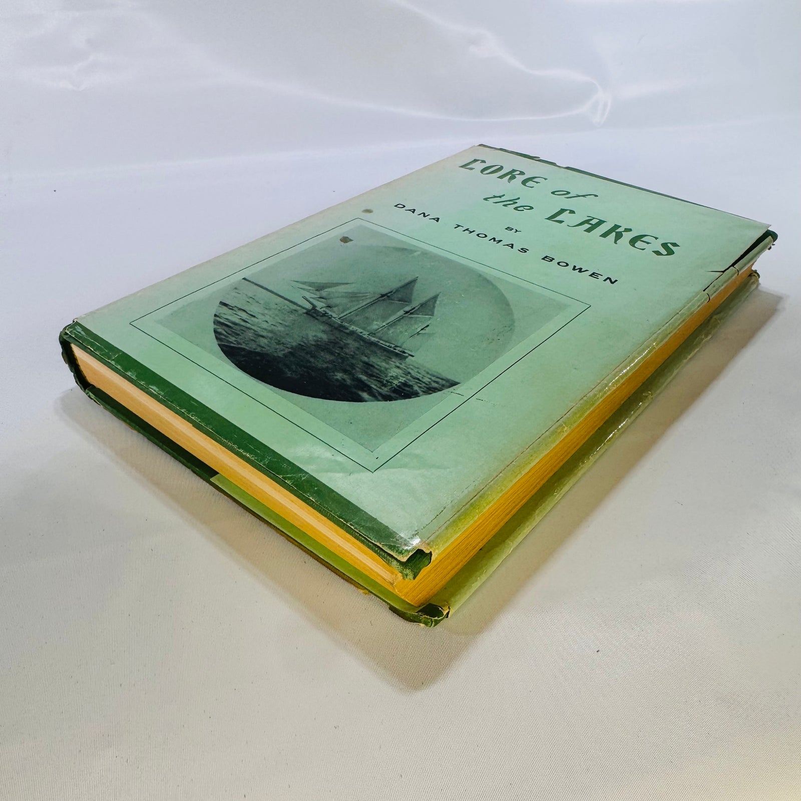 Lore of the Lakes Told in Story and Picture by Dana Thomas Bowen (1940), Fresh Water Press, Hardcover with Dust Jacket